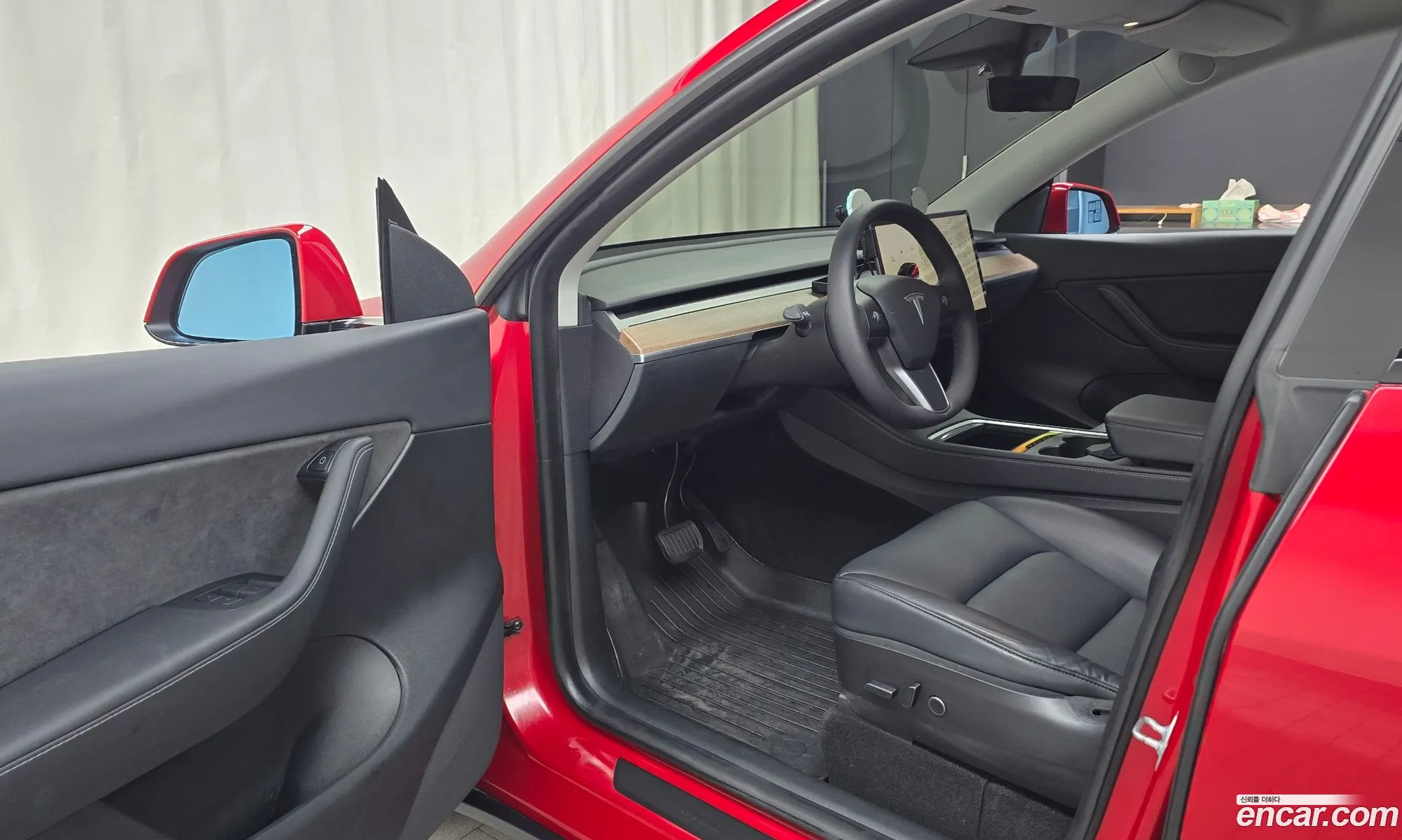 Tesla Model Y 2022 — 12