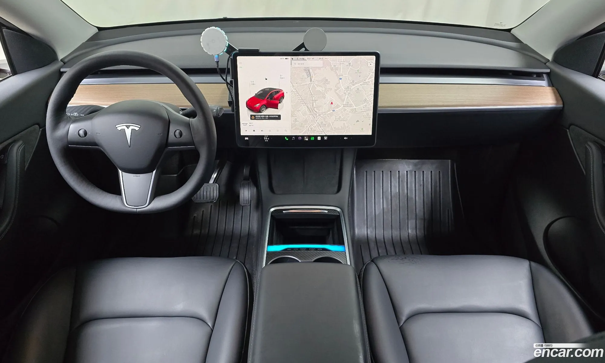 Tesla Model Y 2022 — 24