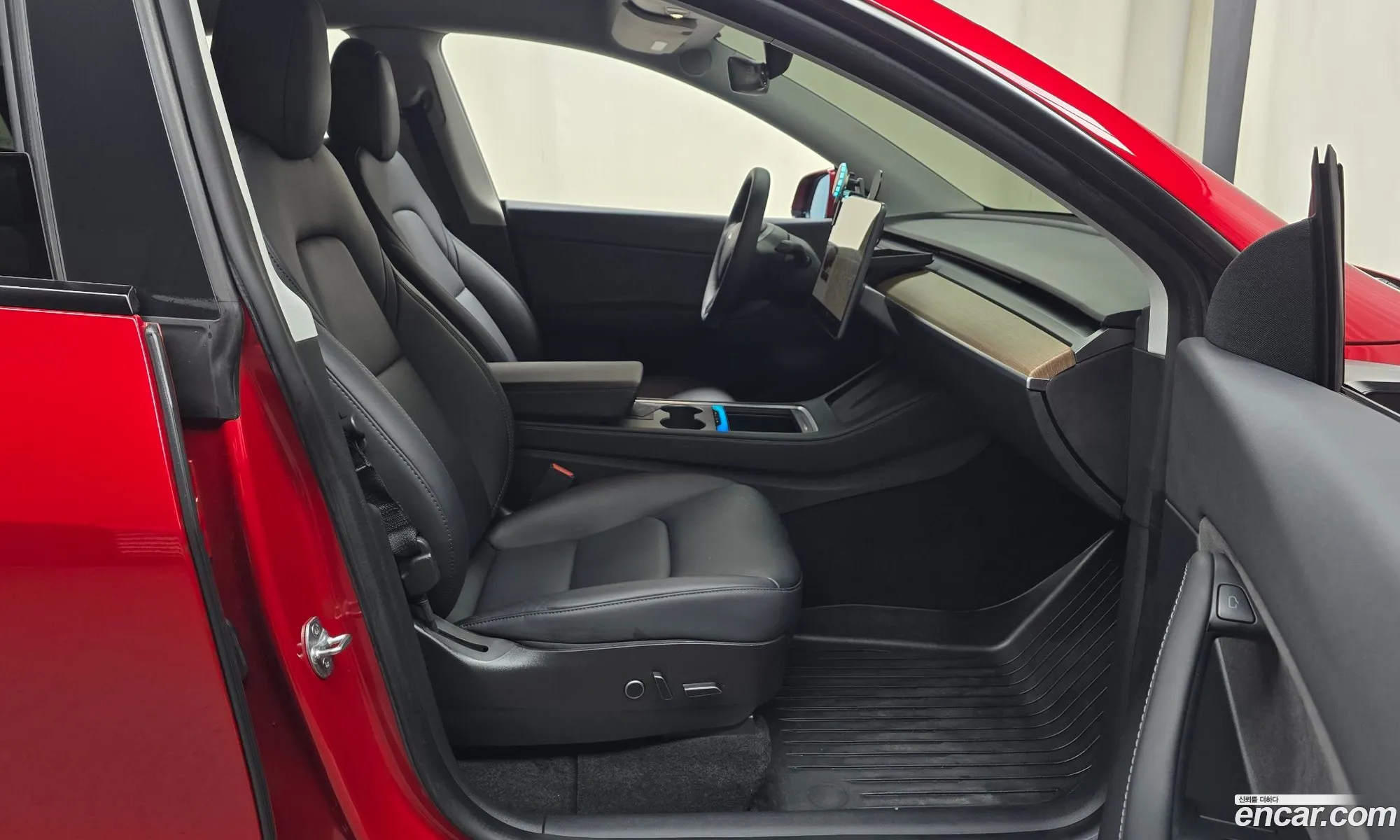 Tesla Model Y 2022 — 31