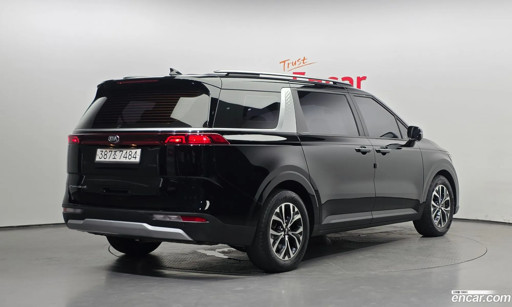 Kia Carnival 2021 — 20