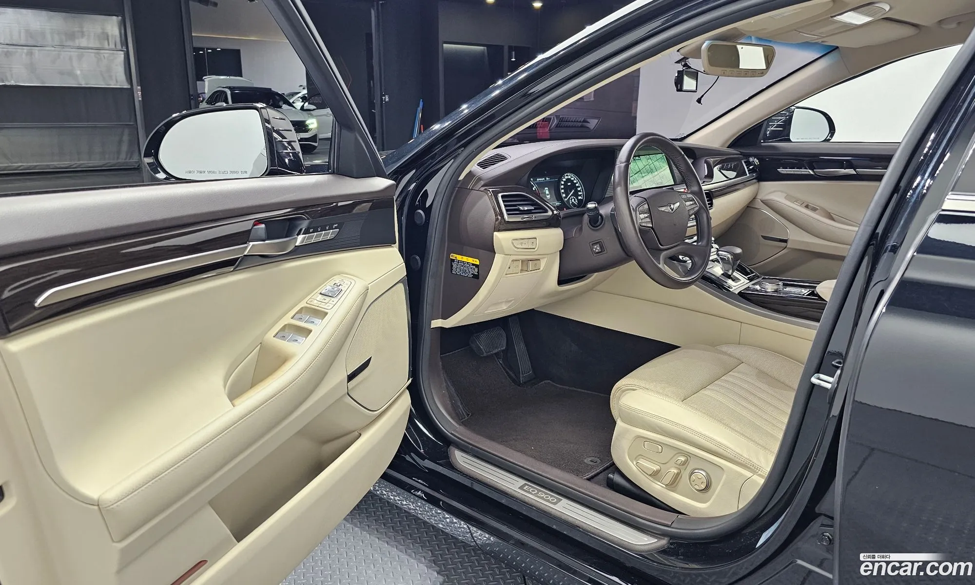 Genesis EQ900 2017 — 3