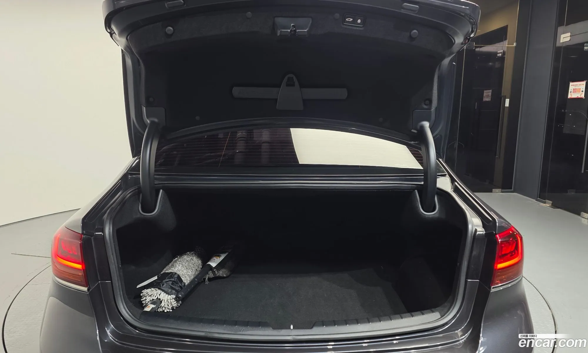 Kia K7 Premier Hybrid 2019 — 8