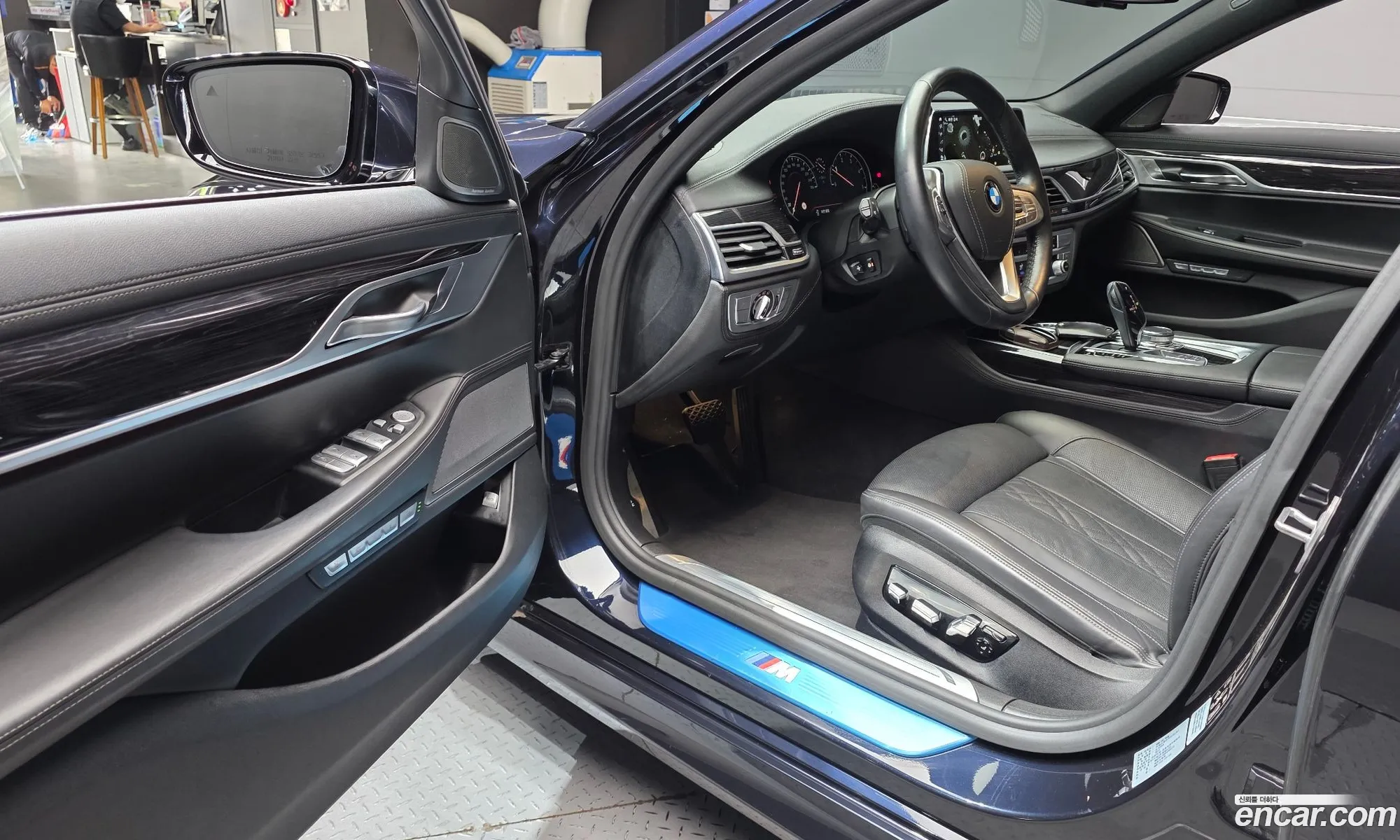 BMW 7 Series 2017 WBA7C4102HG764010 — 12