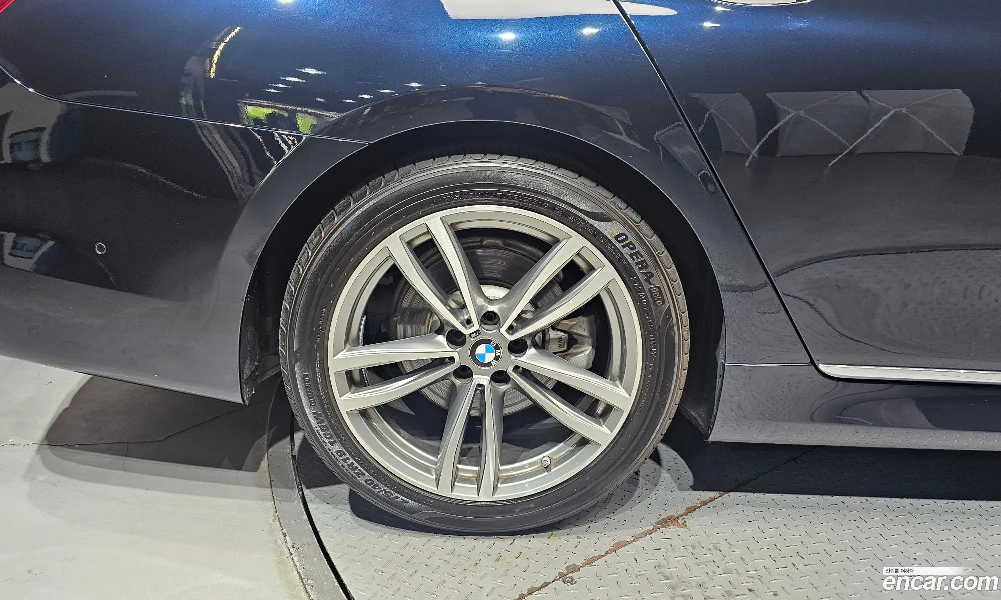 BMW 7 Series 2017 WBA7C4102HG764010 — 17