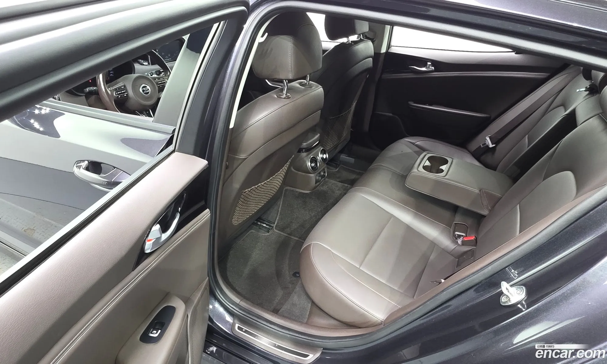 Kia Stinger 2017 KNAE251ADJS002166 — 4