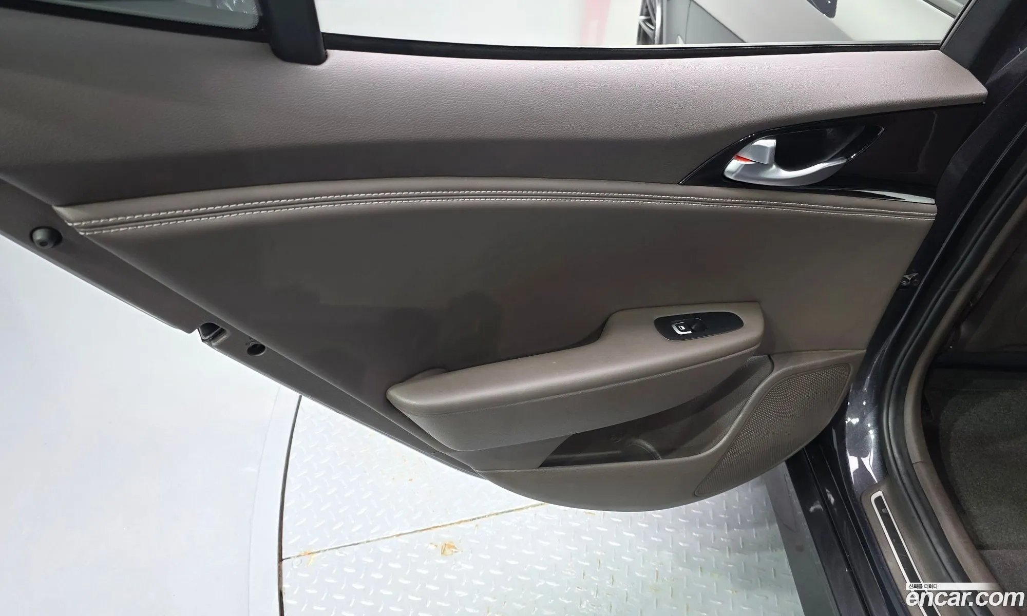 Kia Stinger 2017 KNAE251ADJS002166 — 21