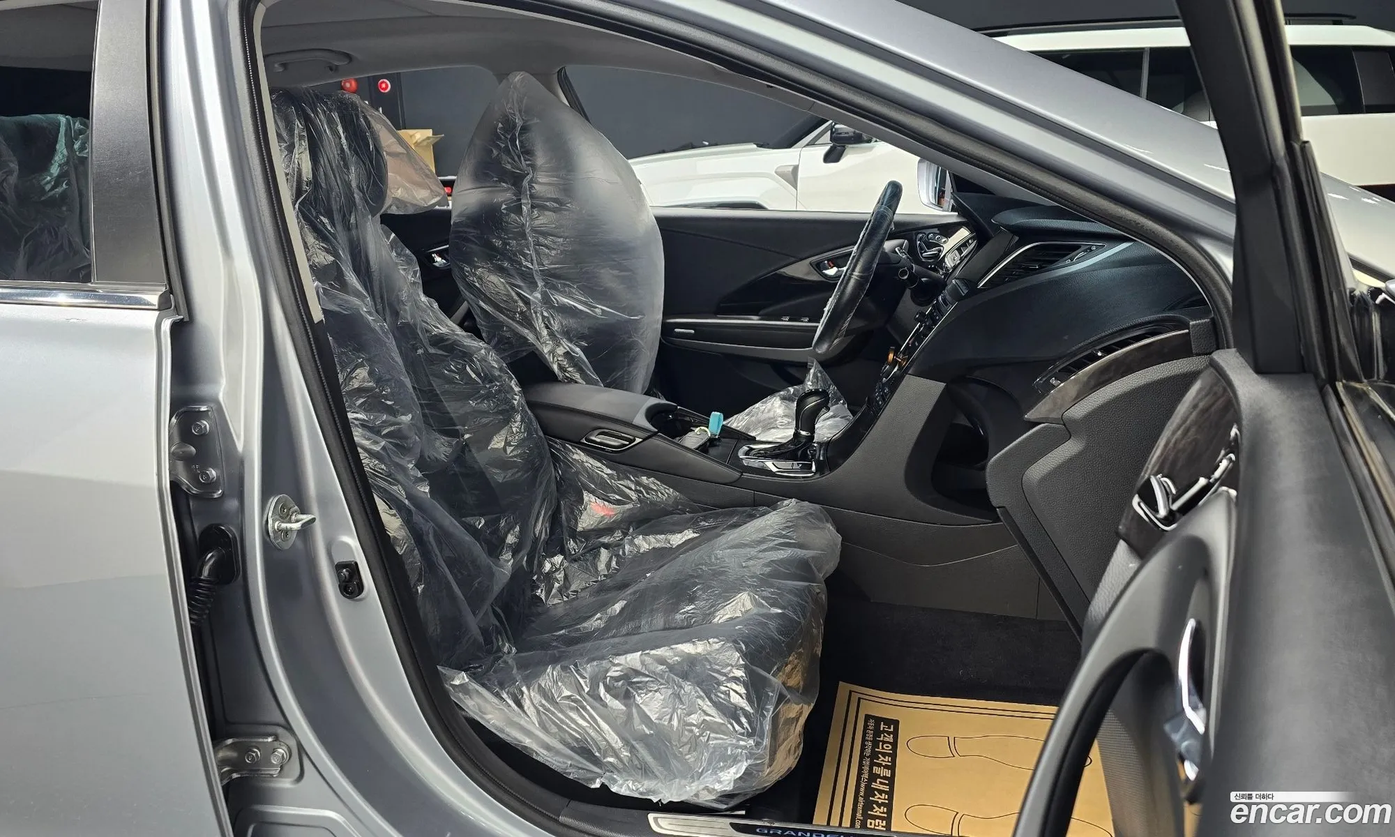 Hyundai Grandeur HG 2015 — 24