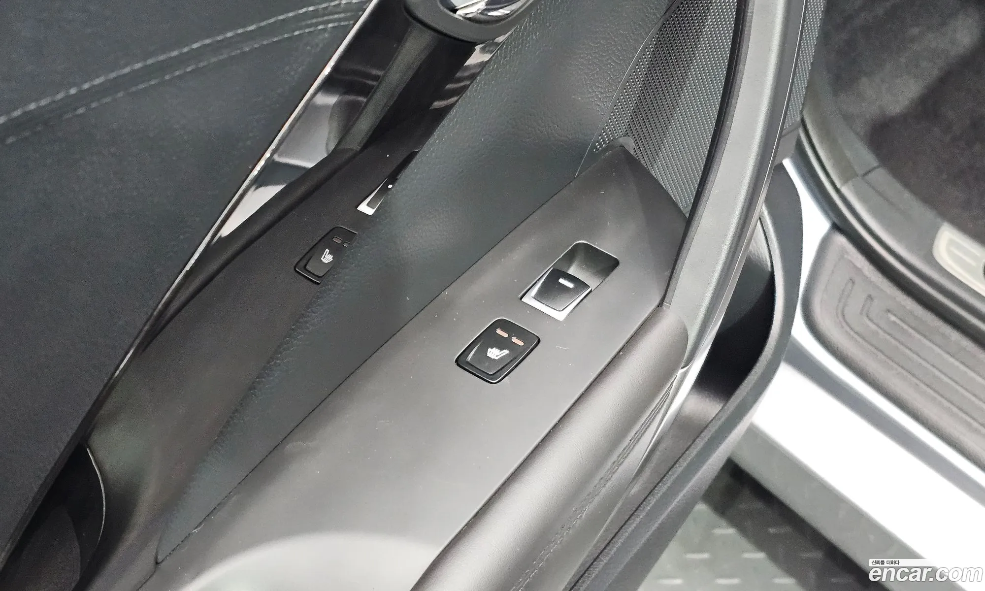 Hyundai Grandeur HG 2015 — 17
