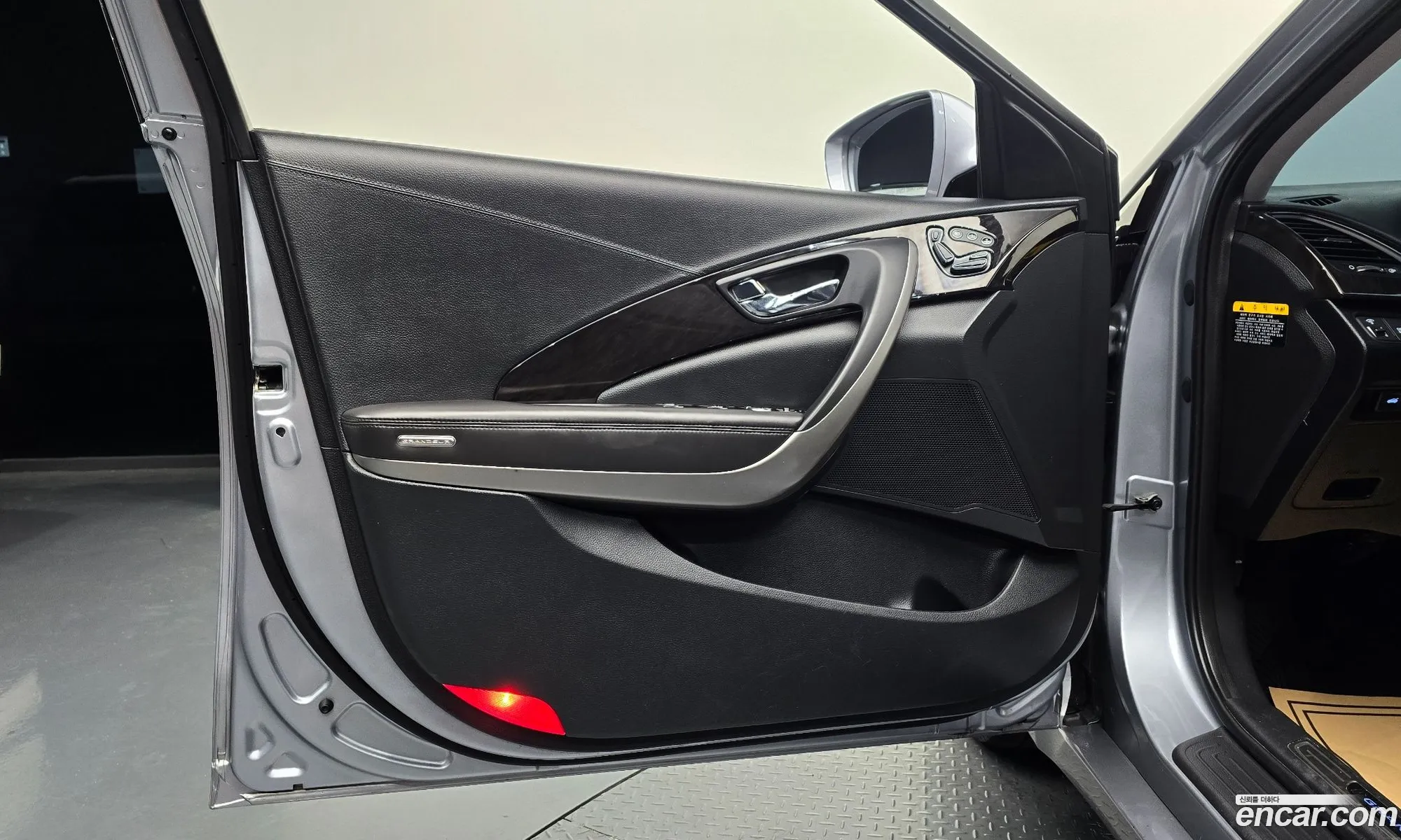 Hyundai Grandeur HG 2015 — 16