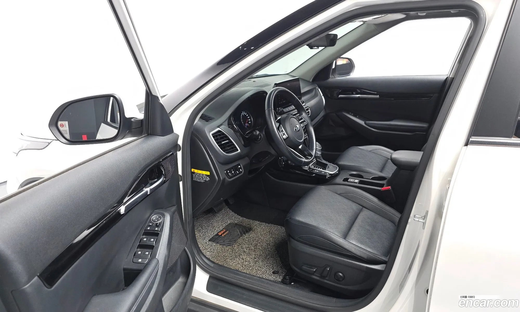 Kia Seltos 2019 KNAET812GLK019381 — 4
