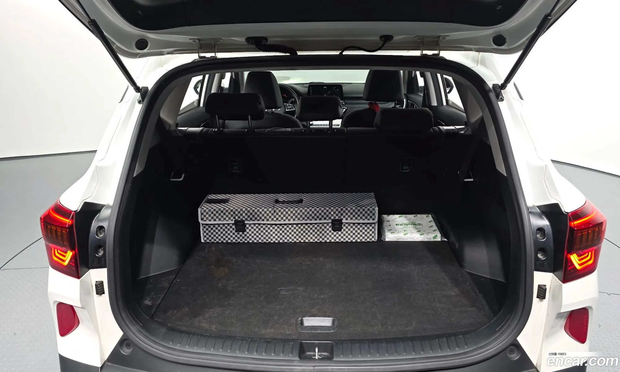 Kia Seltos 2019 KNAET812GLK019381 — 17