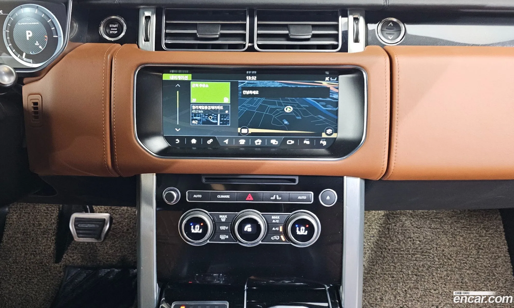 Land Rover Range Rover 2017 SALGA2FE0HA324848 — 13