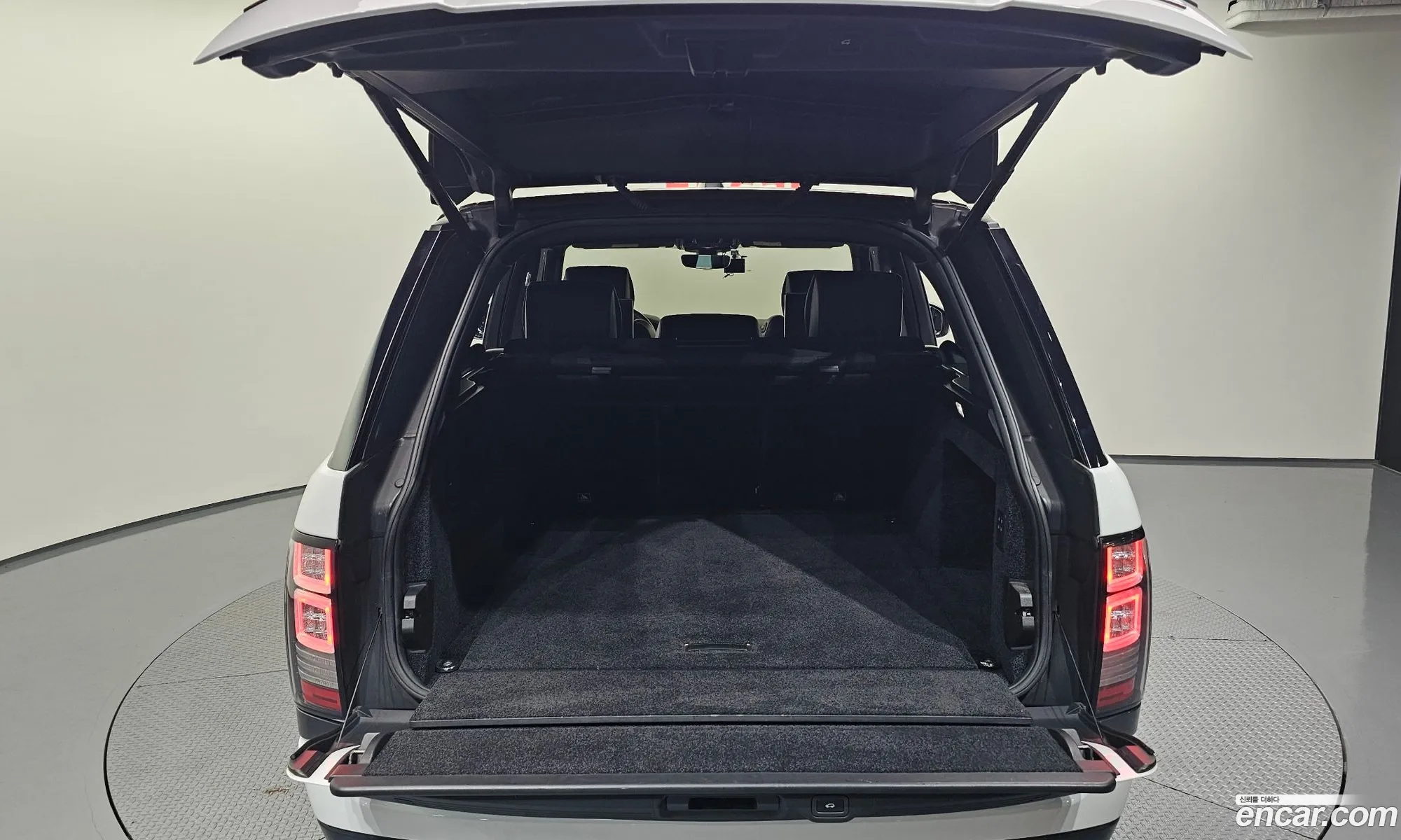 Land Rover Range Rover 2017 SALGA2FE0HA324848 — 12