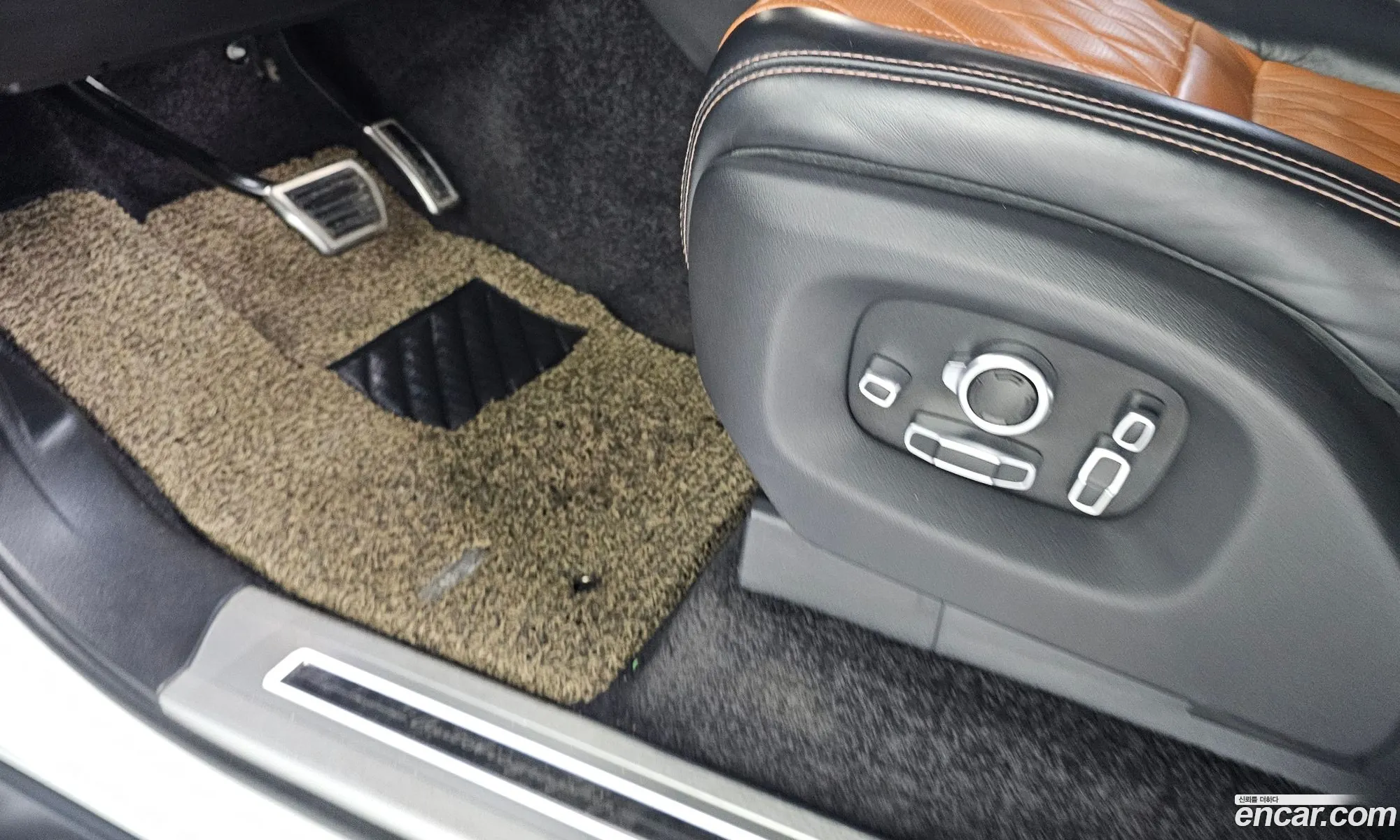 Land Rover Range Rover 2017 SALGA2FE0HA324848 — 15