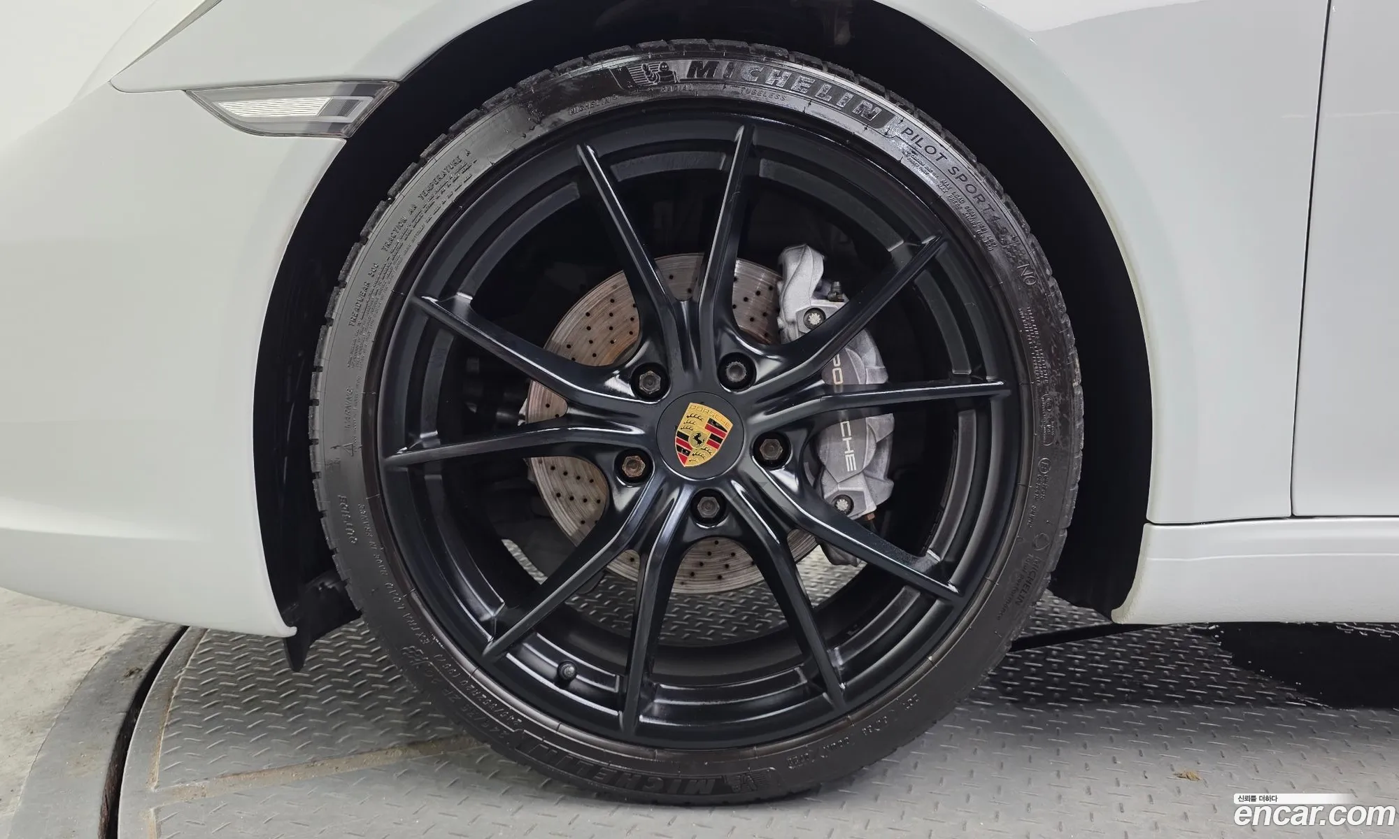 Porsche 911 2019 WP0AA2996KS103459 — 3