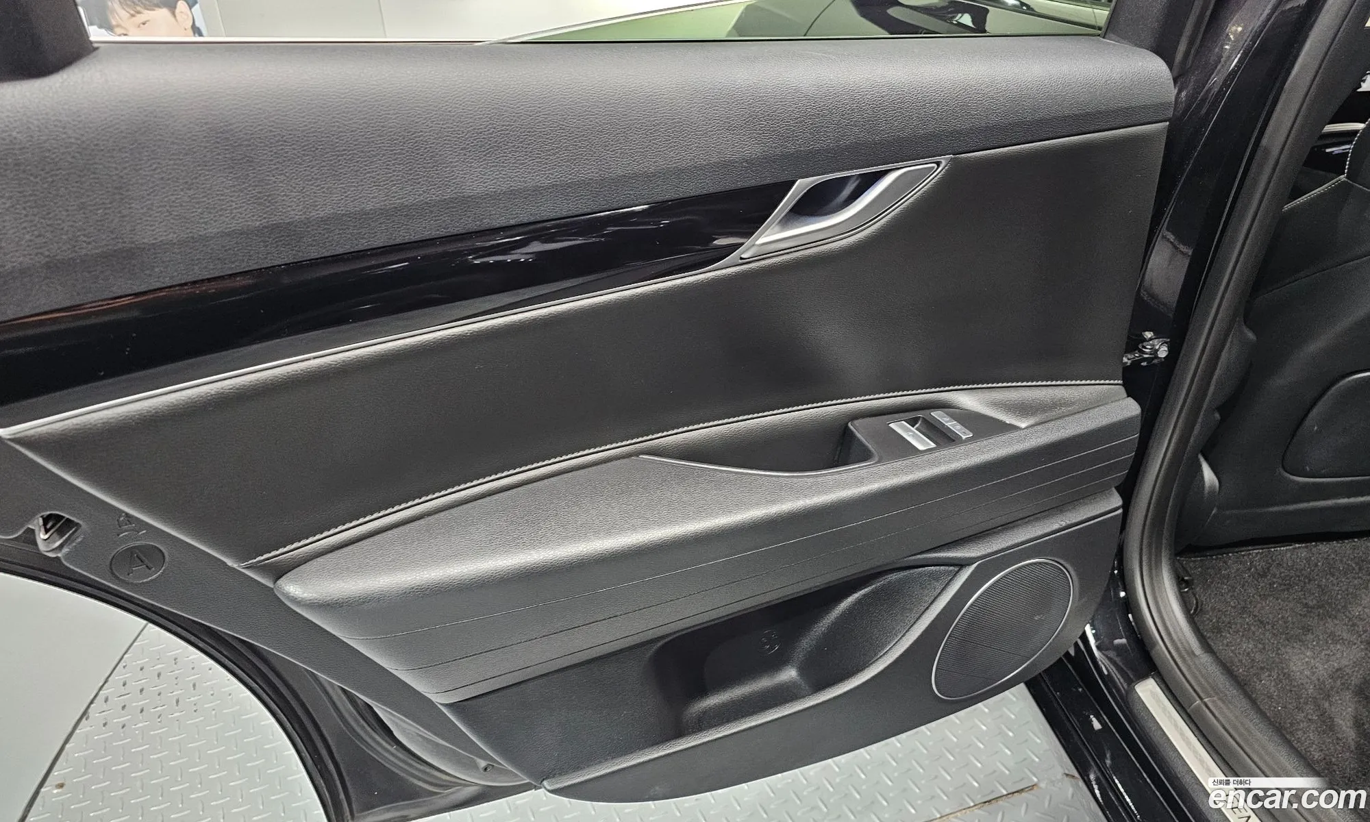 Genesis G80 2023 KMTGB41CDPU186684 — 10