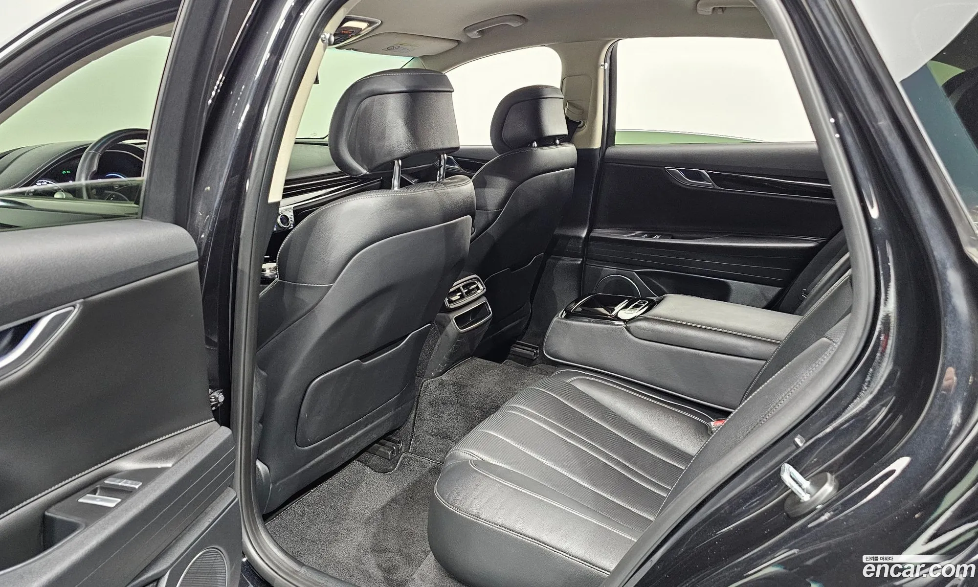 Genesis G80 2023 KMTGB41CDPU186684 — 18