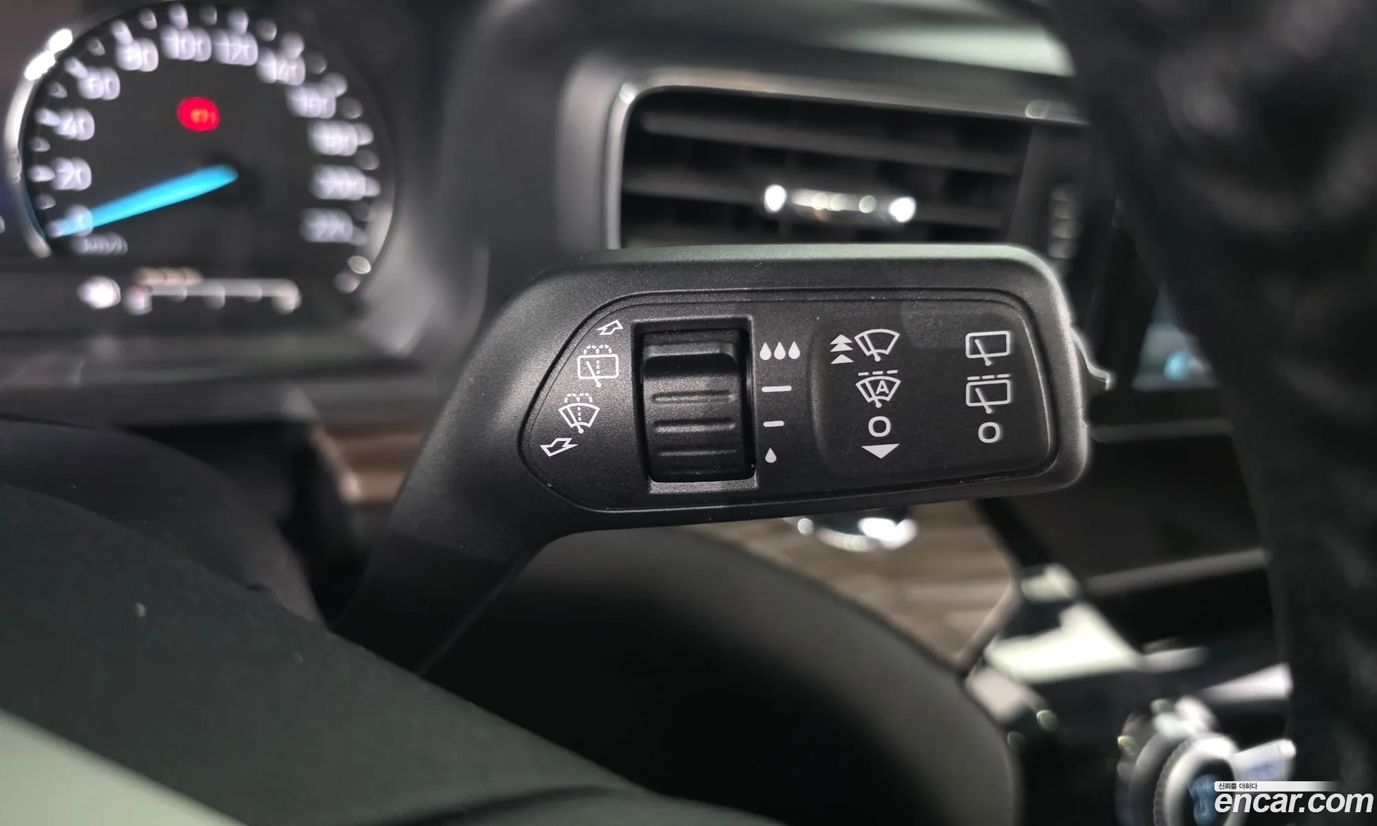 Ford Explorer 6th Gen 2022 1FM5K8FW7NNA12260 — 19