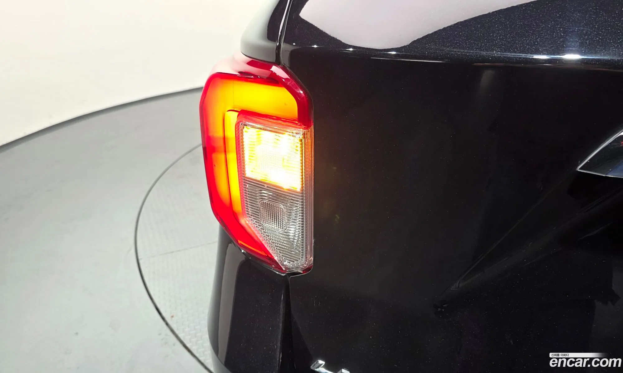Ford Explorer 6th Gen 2022 1FM5K8FW7NNA12260 — 31