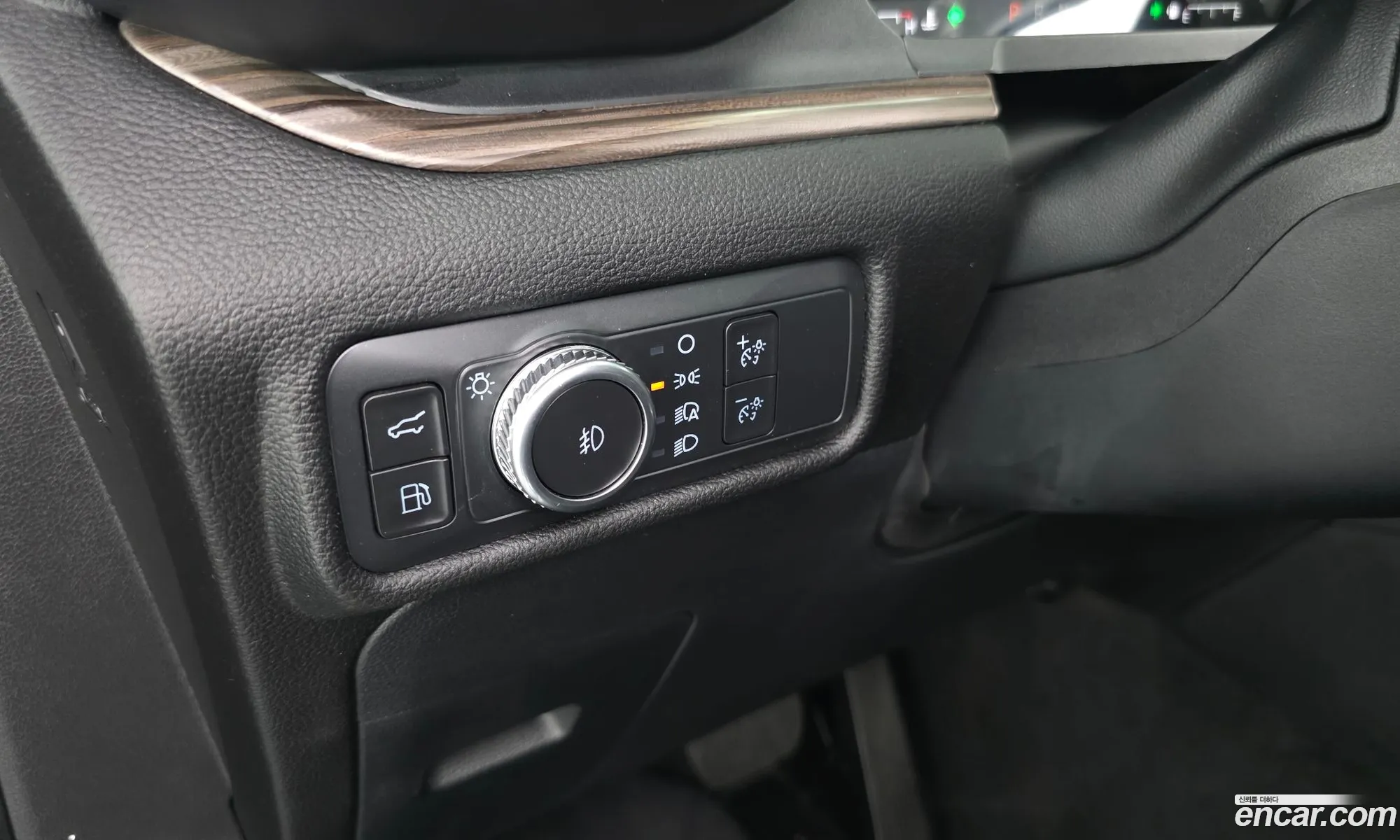 Ford Explorer 6th Gen 2022 1FM5K8FW7NNA12260 — 26
