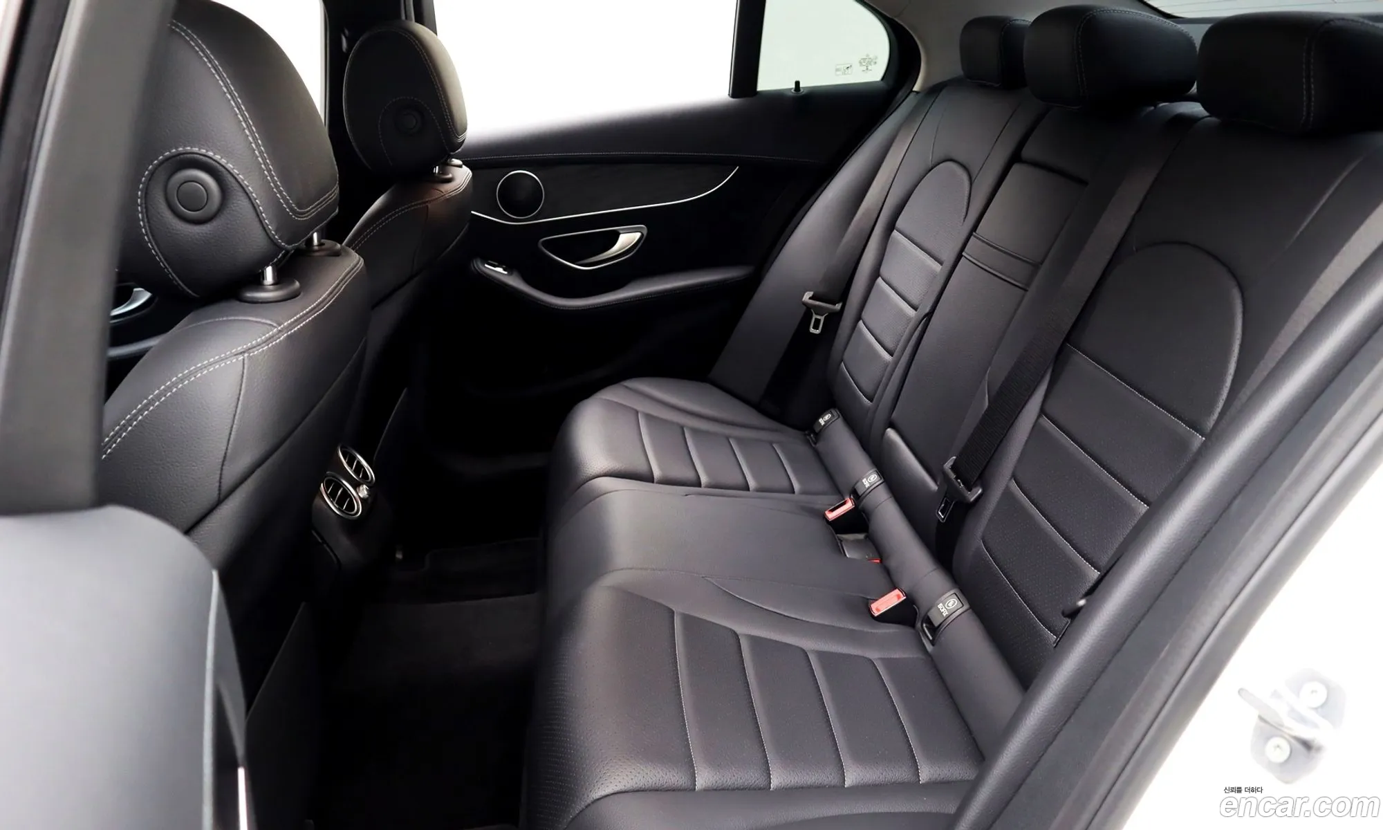 Mercedes-Benz C-Class W205 2019 — 16