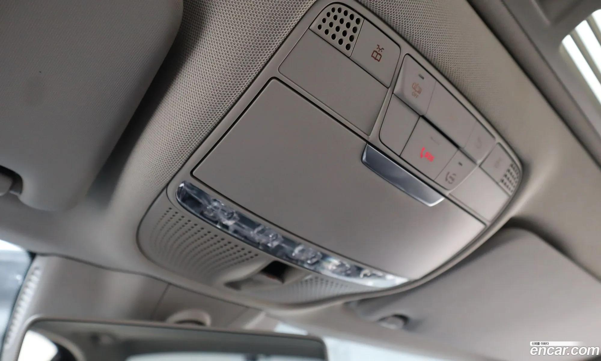 Mercedes-Benz C-Class W205 2019 — 13