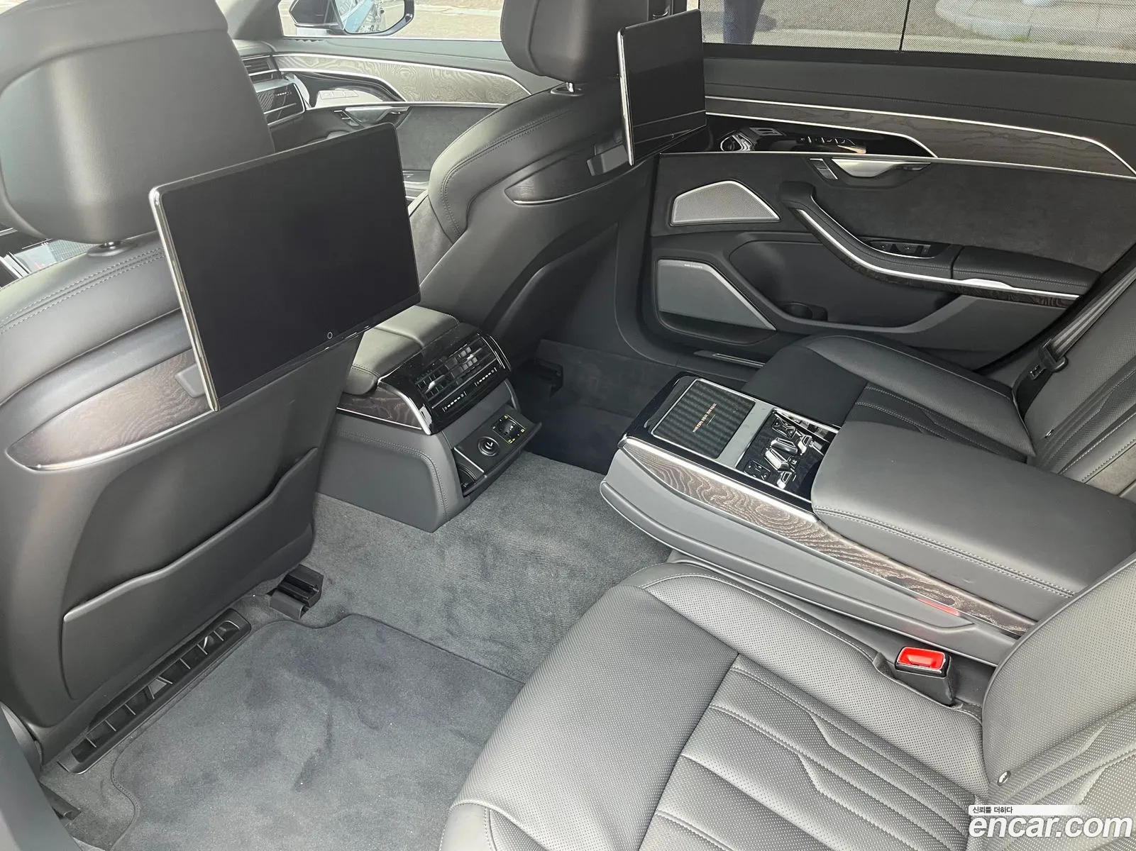 Audi A8 2023 — 12