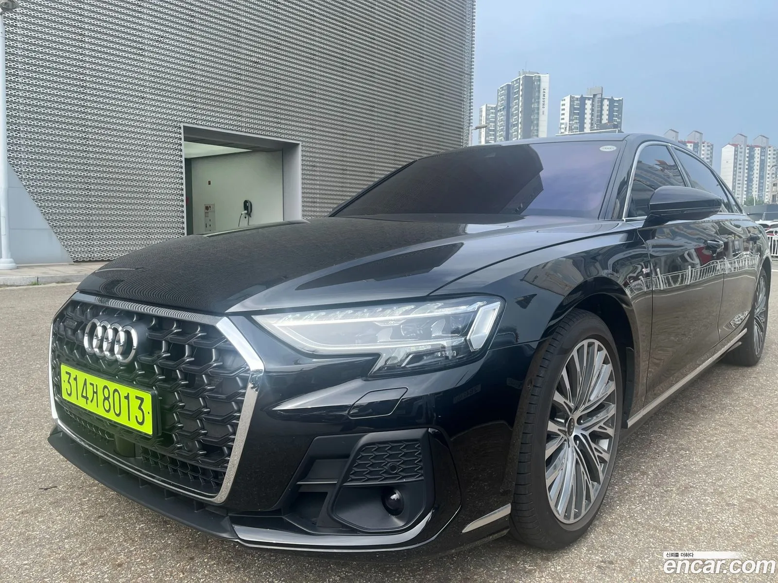 Audi A8 2023 — 17