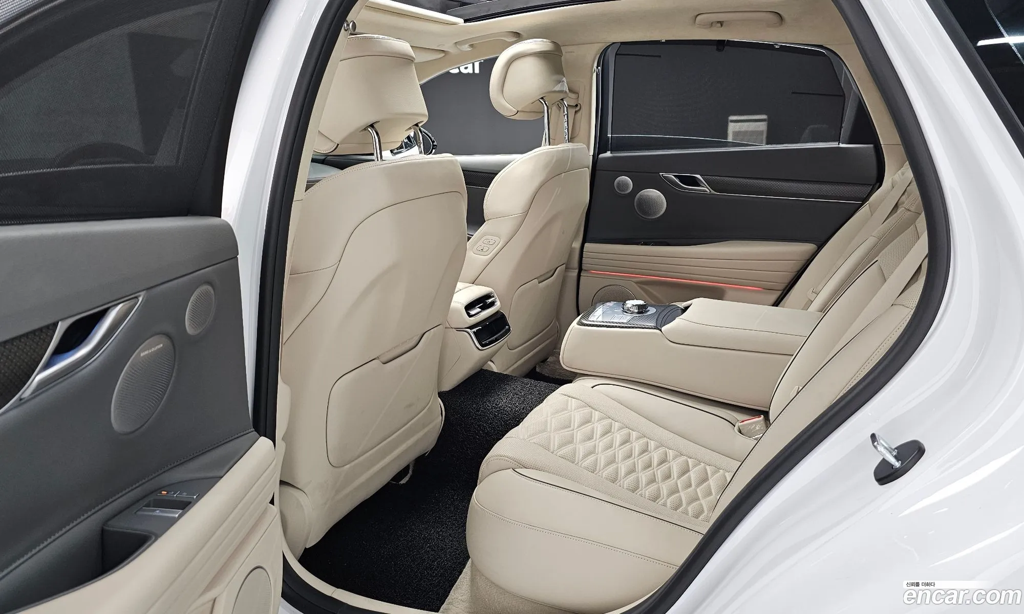 Genesis G80 2024 — 2