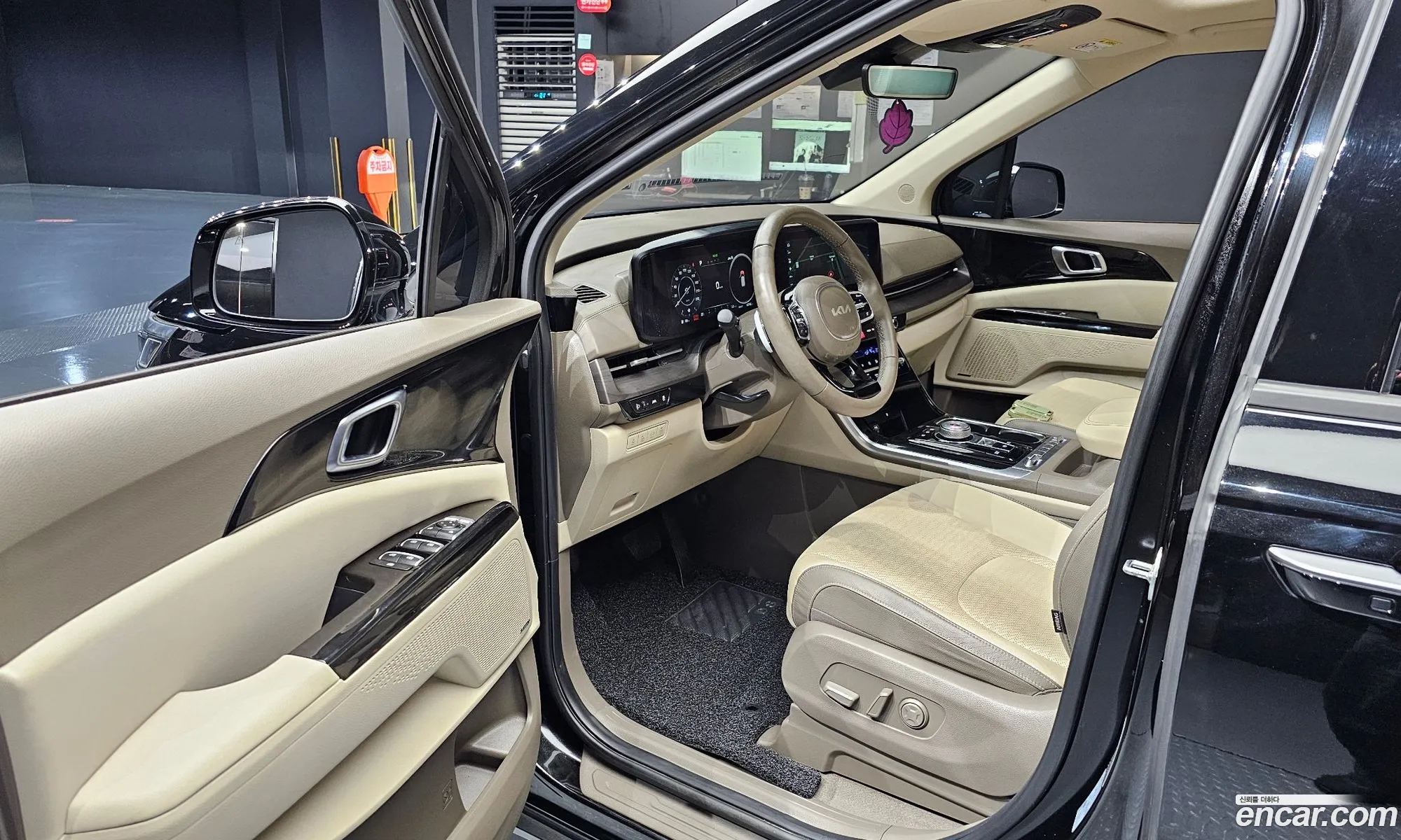 Kia Carnival 2023 KNANC81BBPS294056 — 11