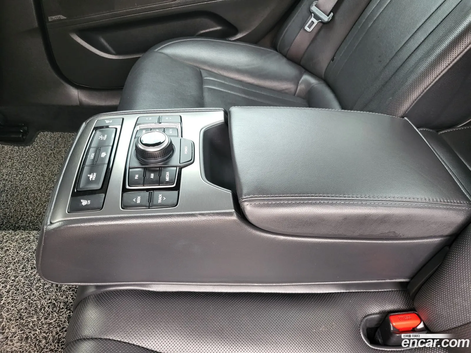 Hyundai Genesis DH 2014 — 11