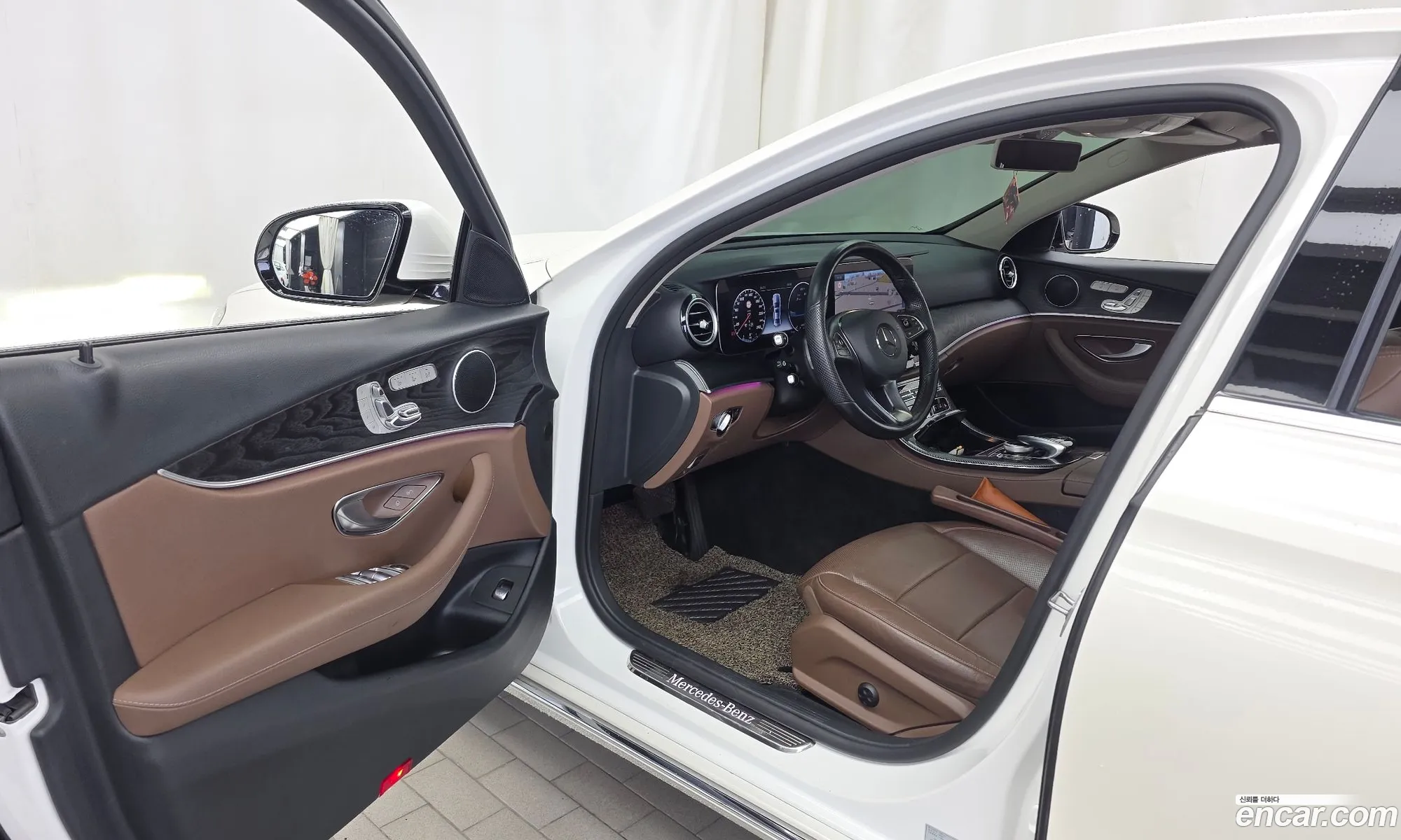 Mercedes-Benz E-Class W213 2016 WDDZF4KB4HA076988 — 4