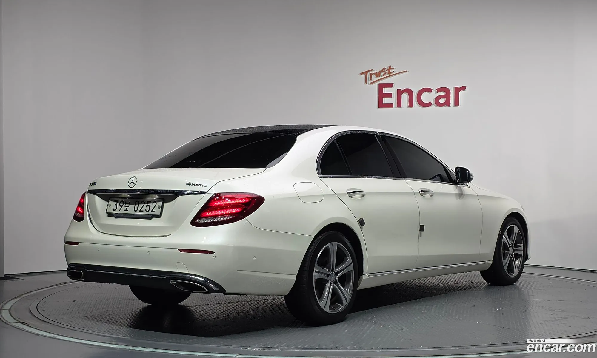 Mercedes-Benz E-Class W213 2016 WDDZF4KB4HA076988 — 18