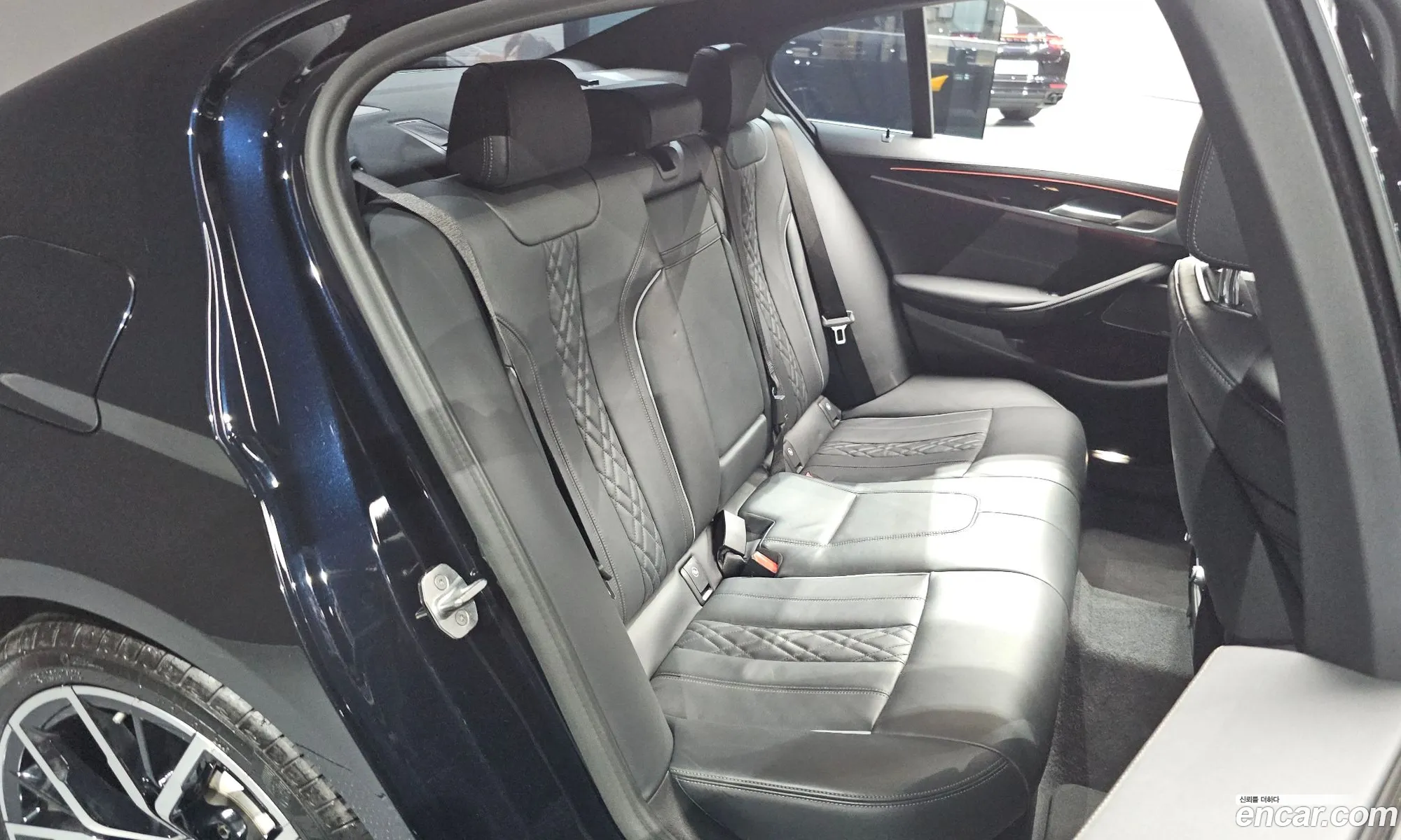 BMW 5 Series 2021 WBA71BH04MWX06352 — 12