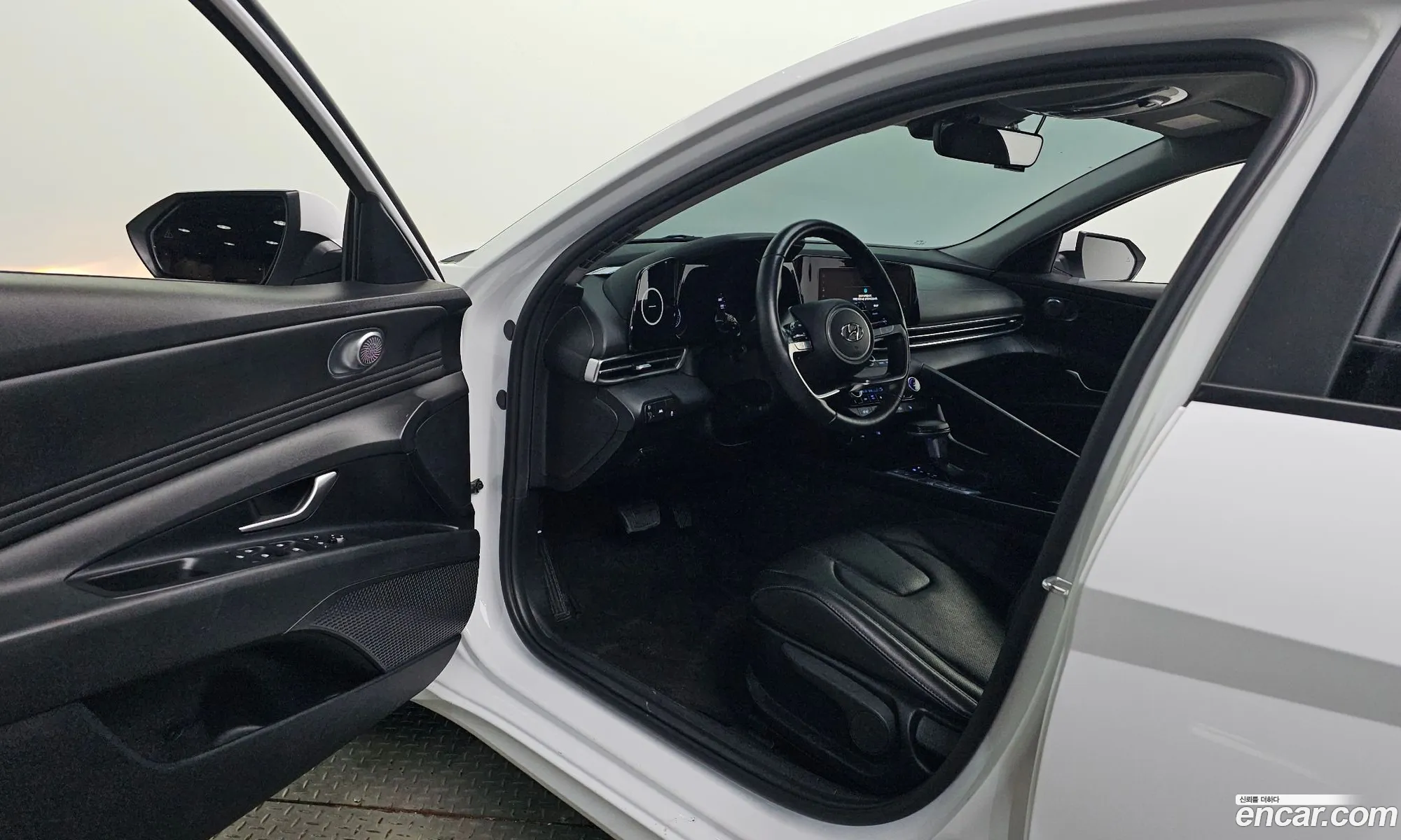 Hyundai Elantra 2021 — 26