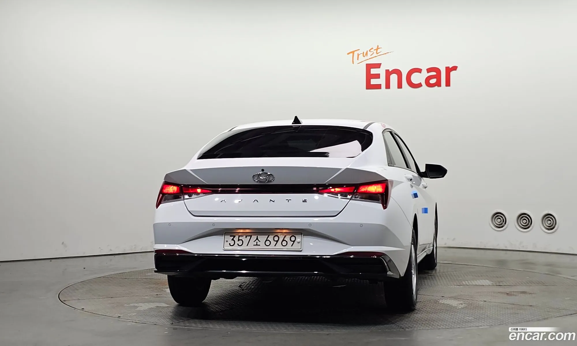 Hyundai Elantra 2021 — 19
