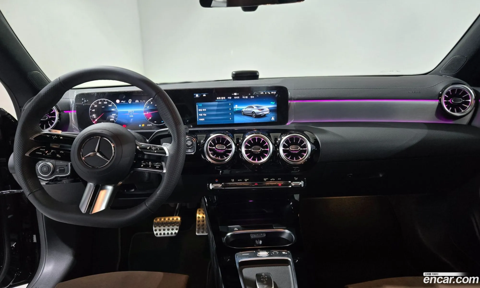 Mercedes-Benz CLA-Class C118 2025 — 10