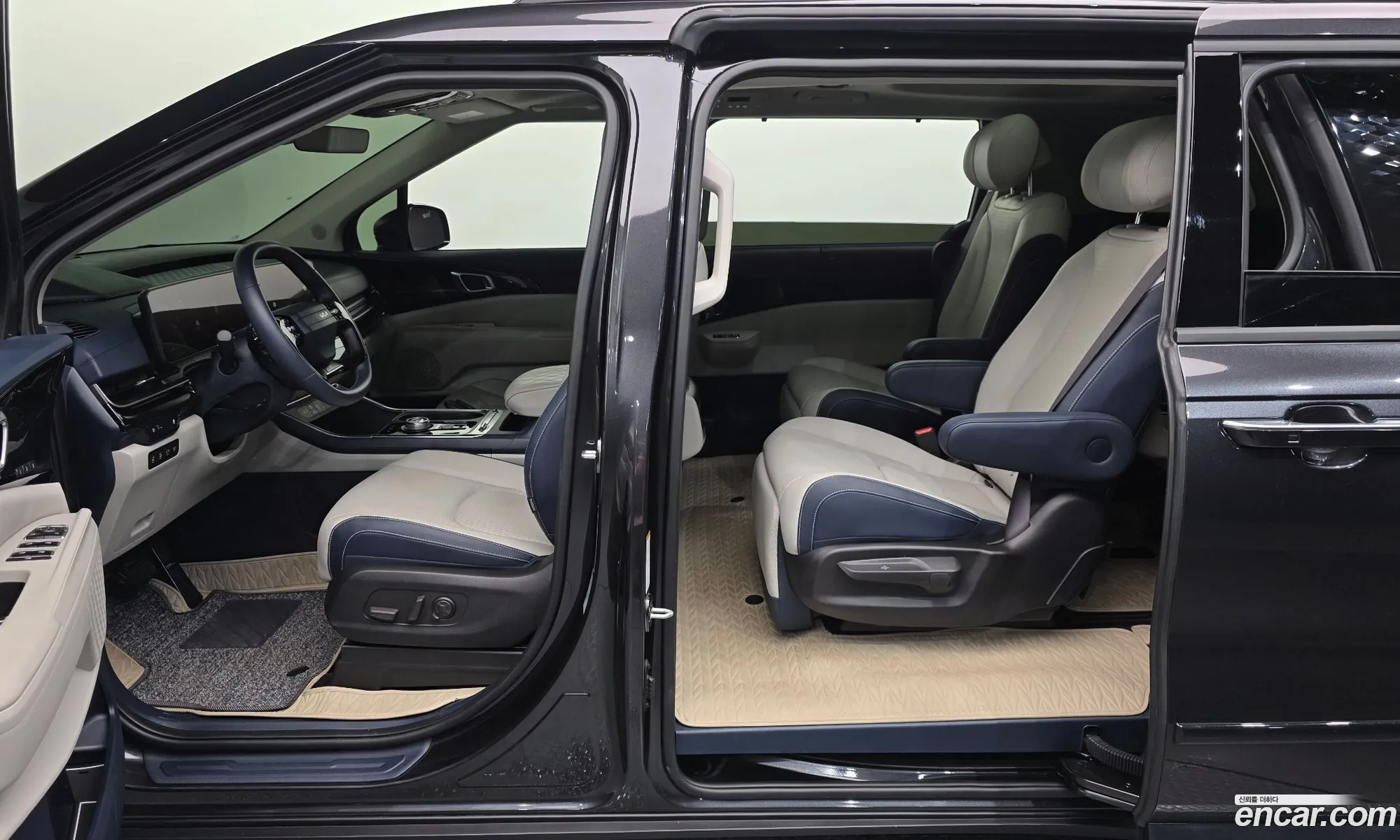 Kia Carnival 2025 KNANE81ABSS074933 — 2