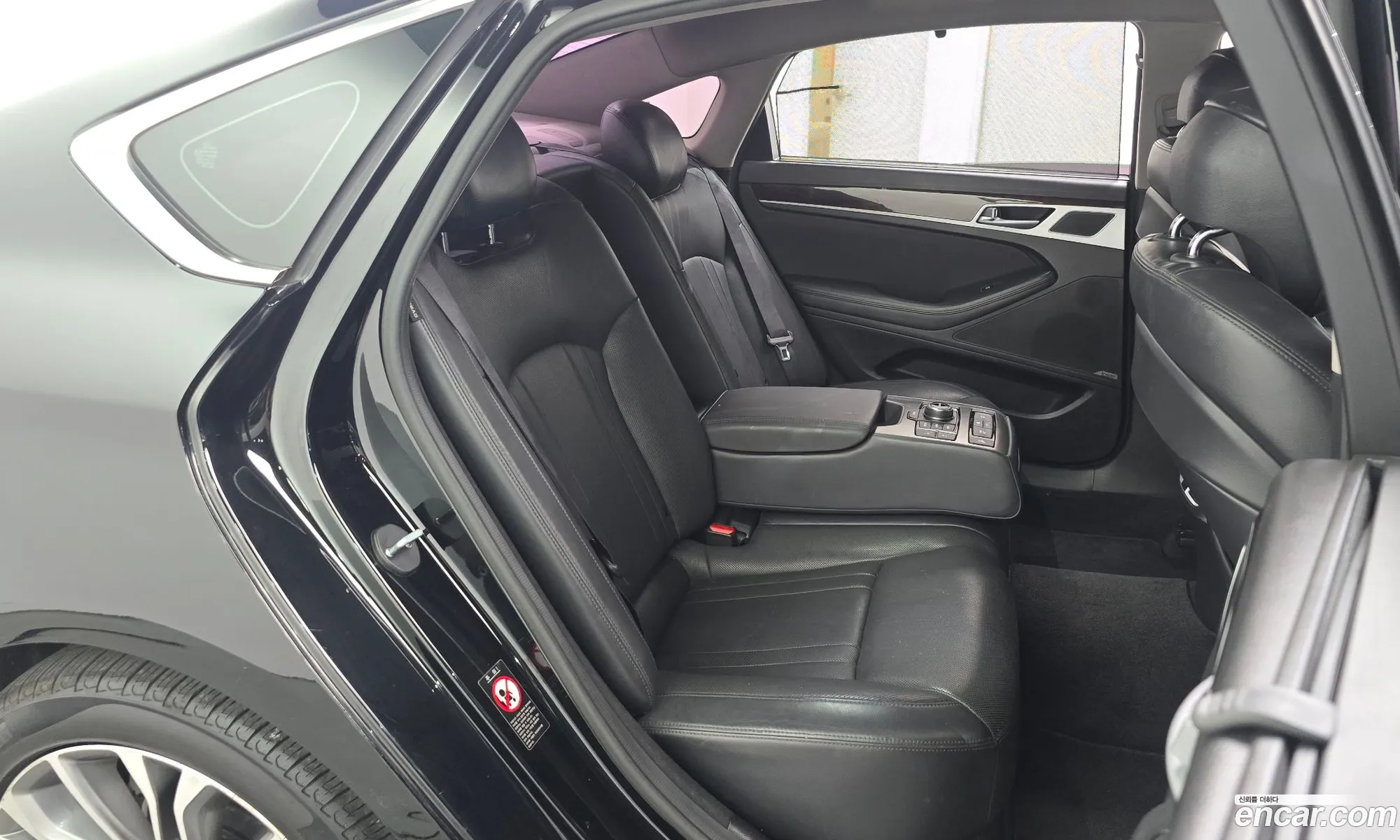 Hyundai Genesis DH 2014 KMHGM41DBEU004197 — 16