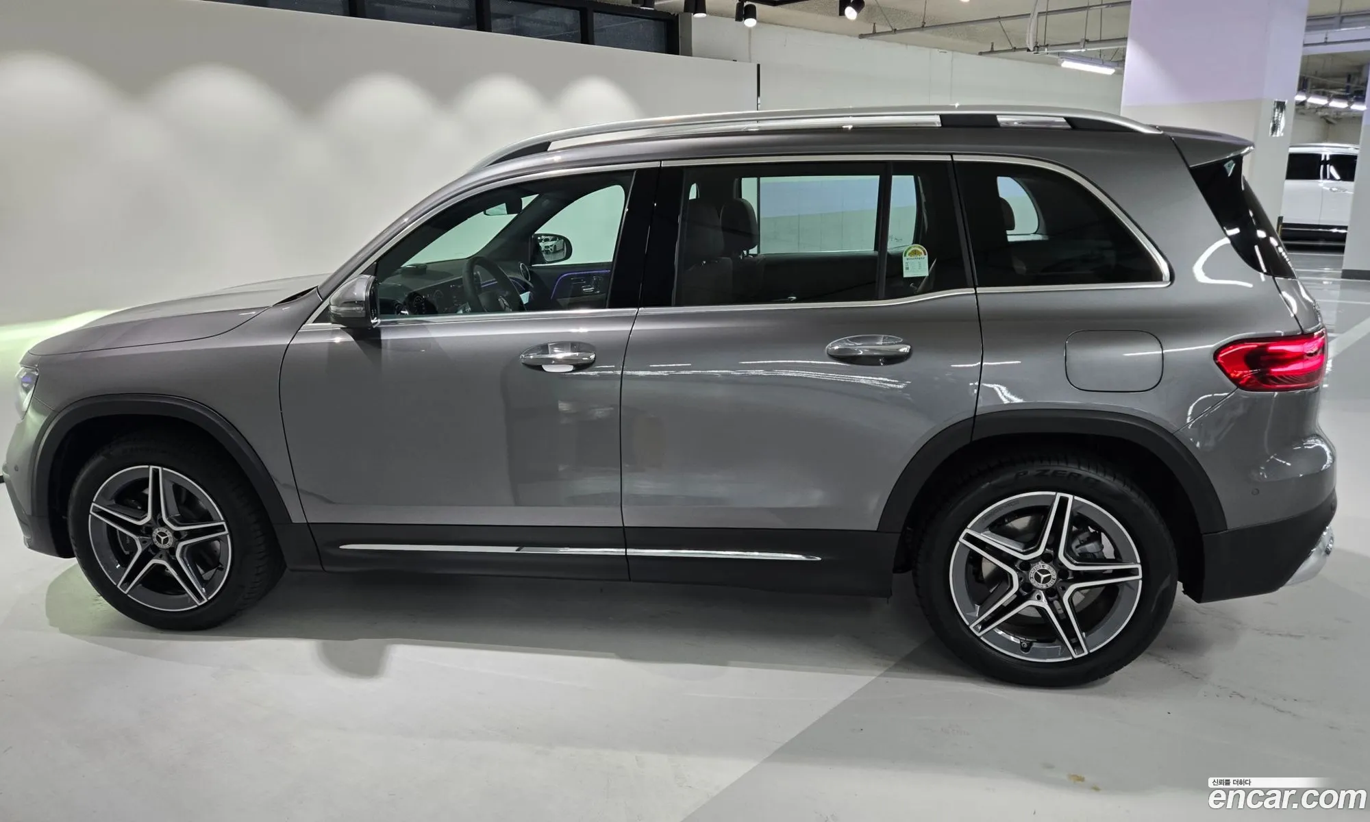 Mercedes-Benz GLB-Class X247 2025 — 14