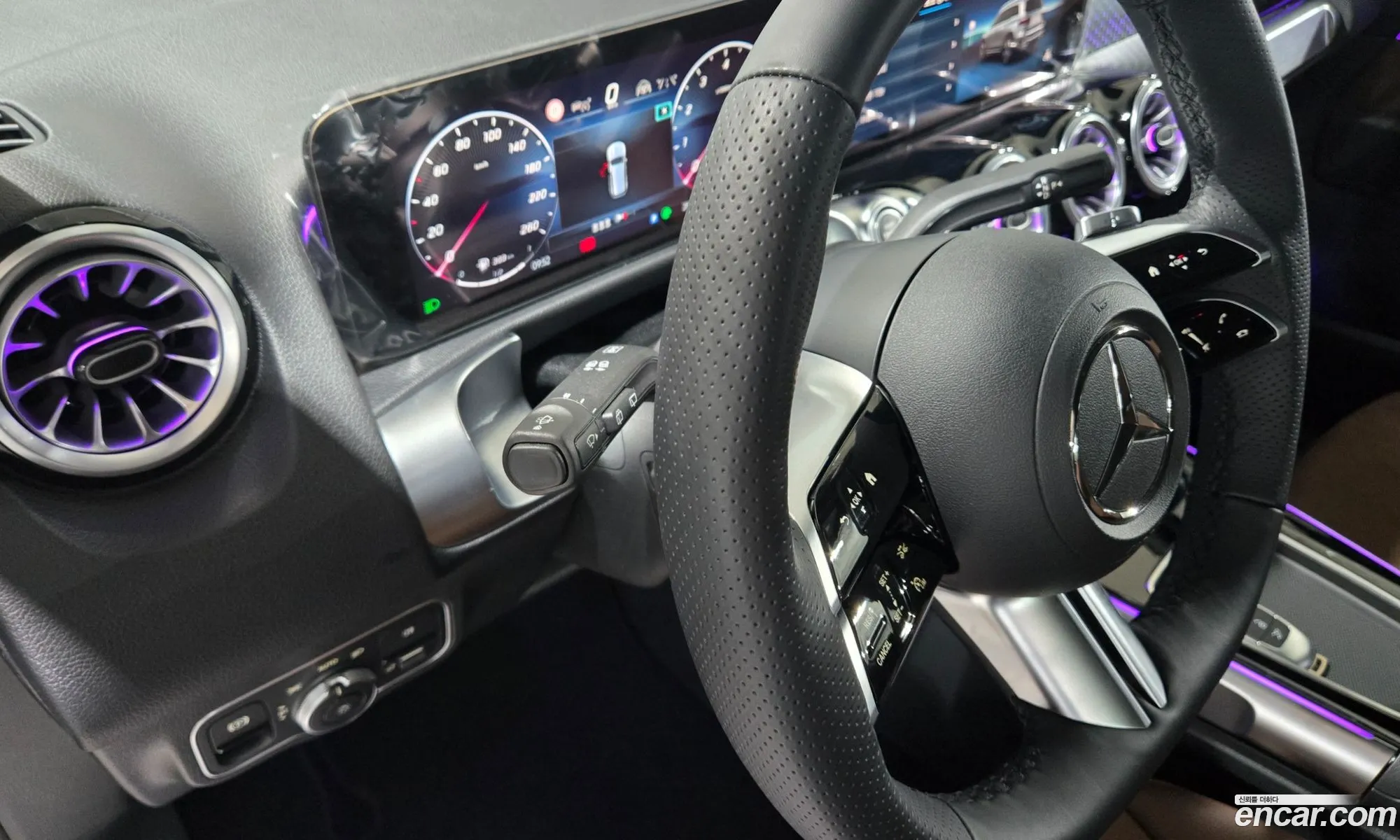 Mercedes-Benz GLB-Class X247 2025 — 18