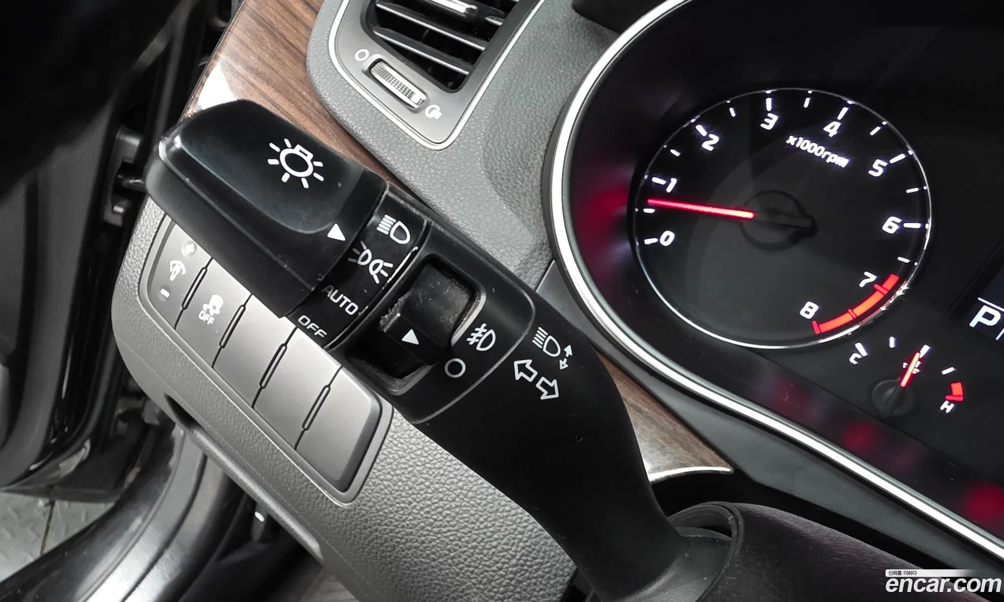 Kia K7 2015 — 17