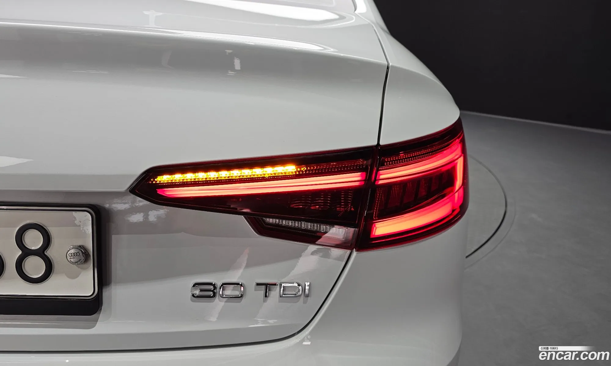 Audi A4 2018 WAUZZZF44JA169166 — 5