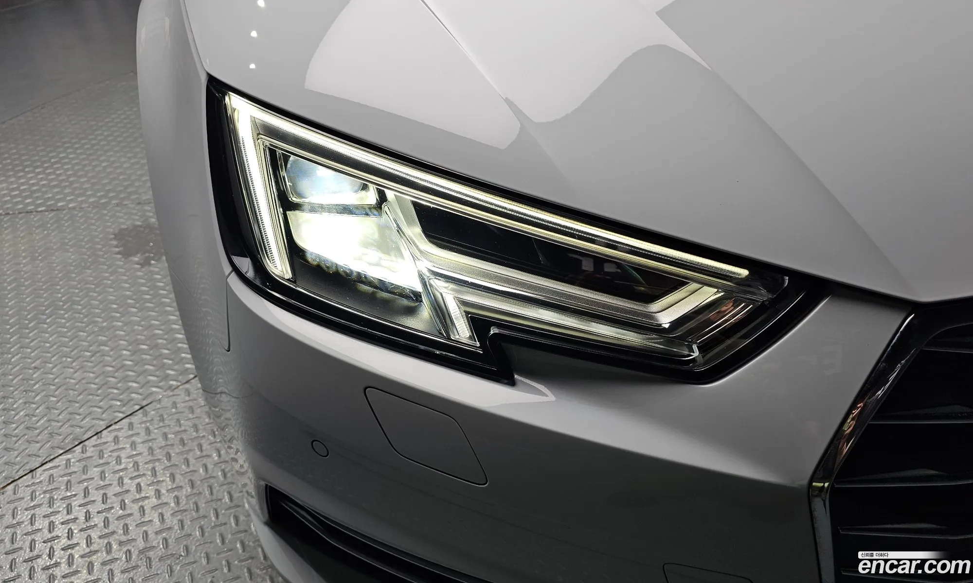 Audi A4 2018 WAUZZZF44JA169166 — 2