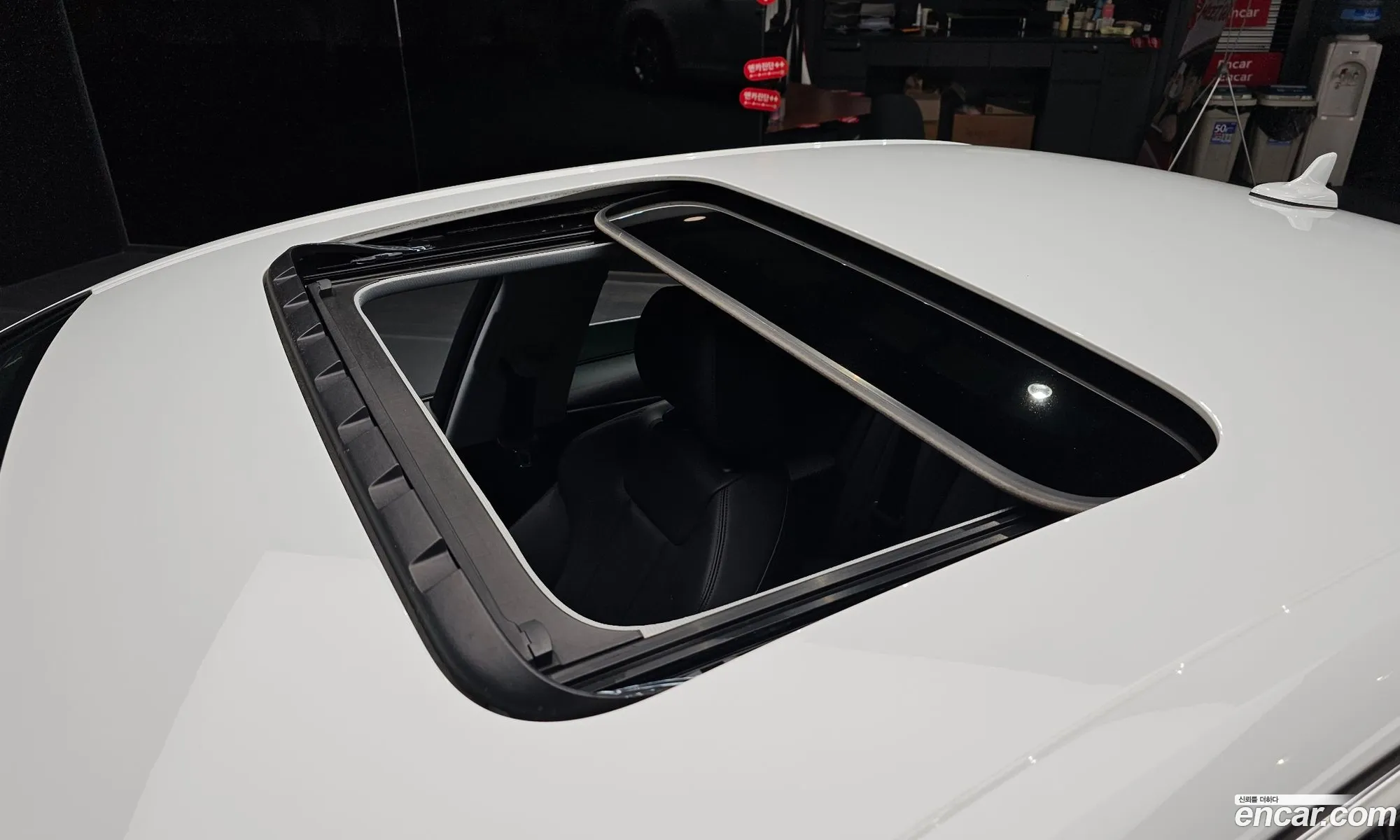 Audi A4 2018 WAUZZZF44JA169166 — 12