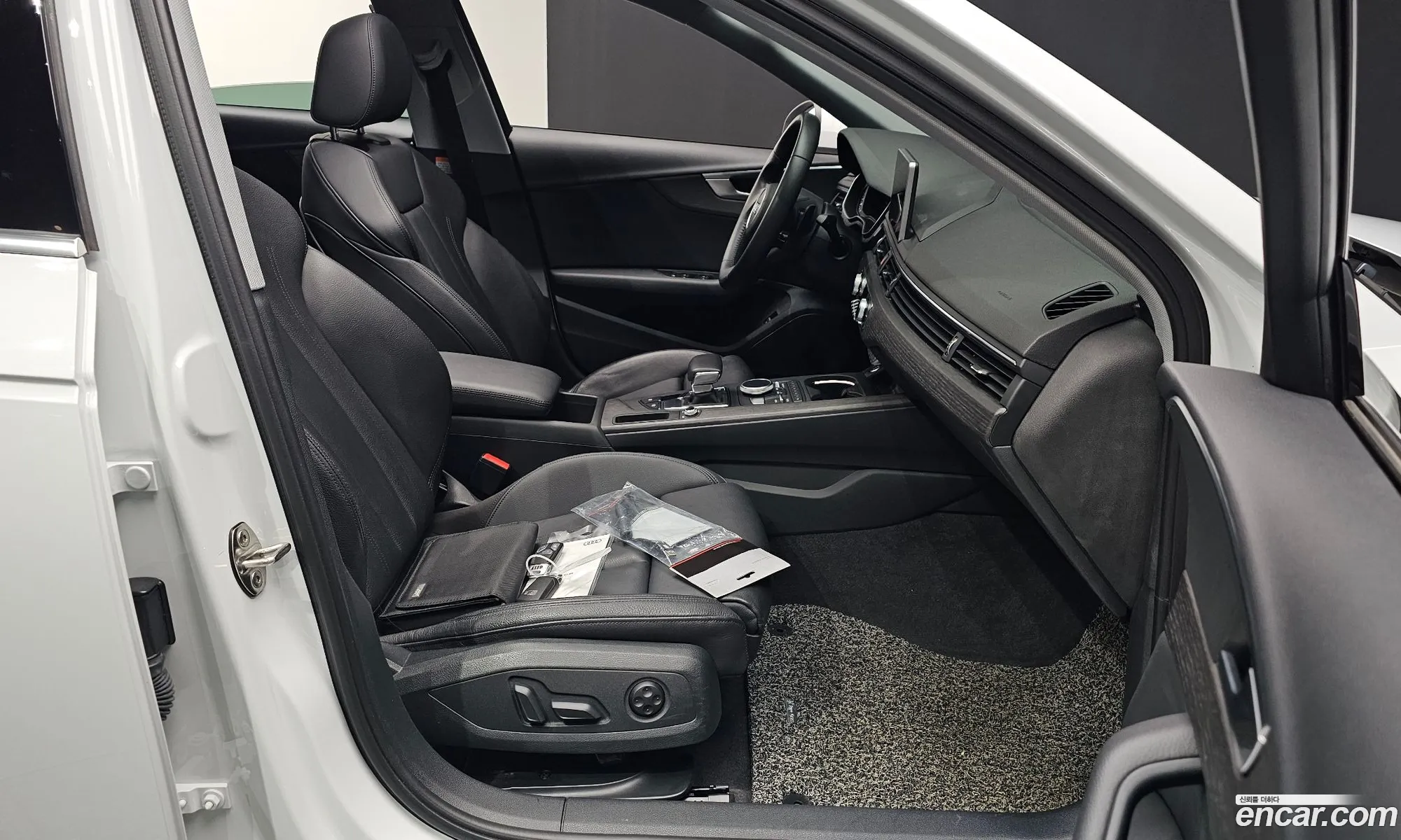 Audi A4 2018 WAUZZZF44JA169166 — 27