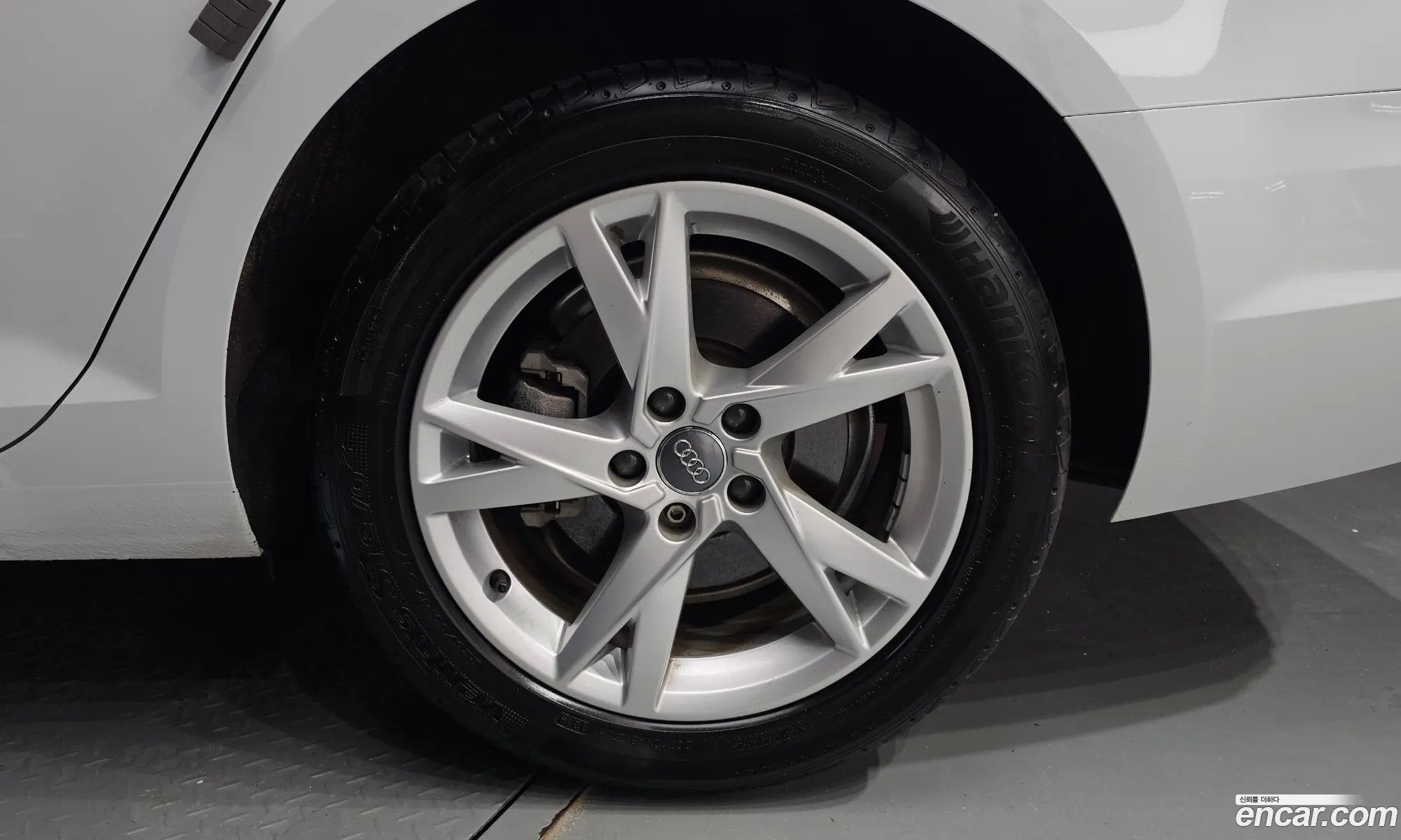 Audi A4 2018 WAUZZZF44JA169166 — 19