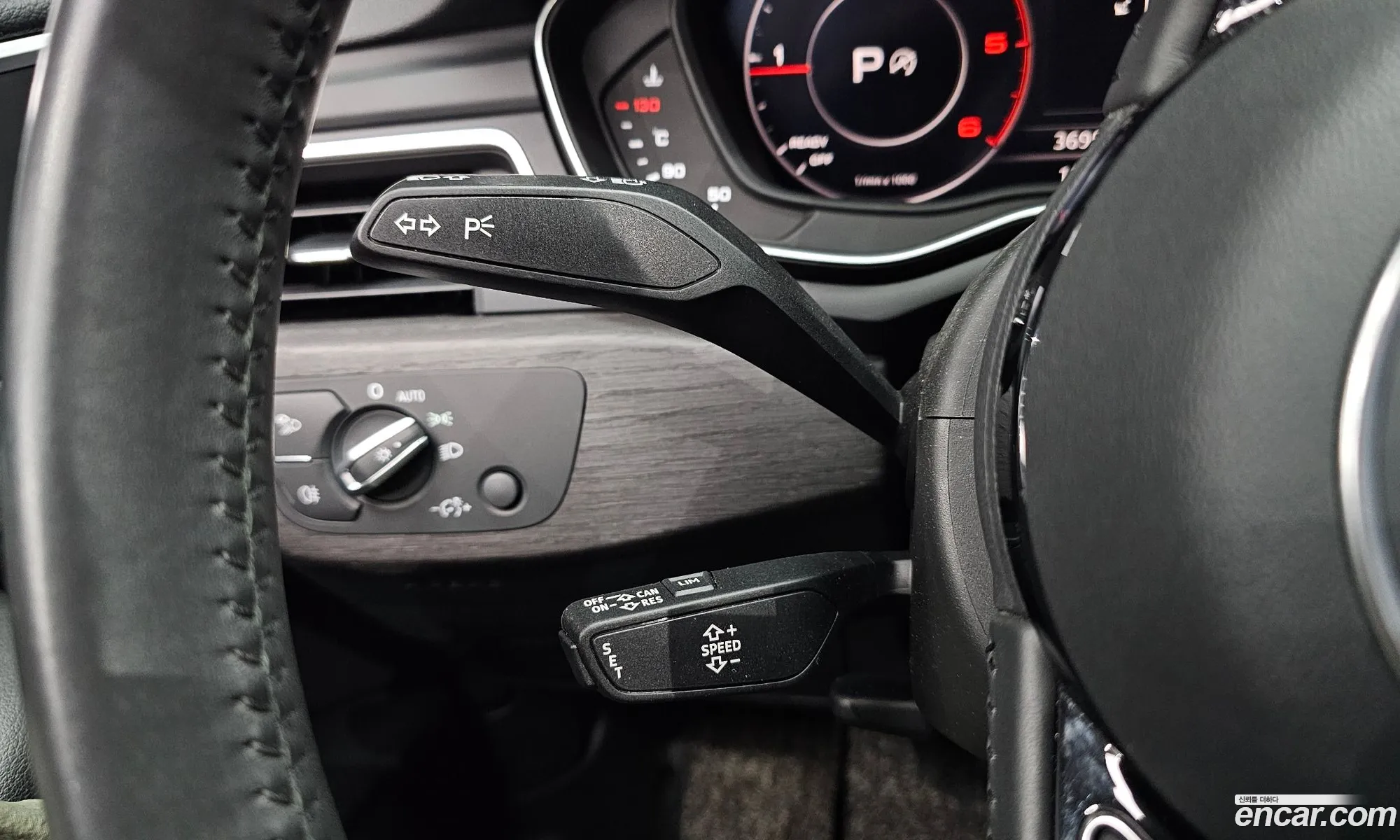 Audi A4 2018 WAUZZZF44JA169166 — 30