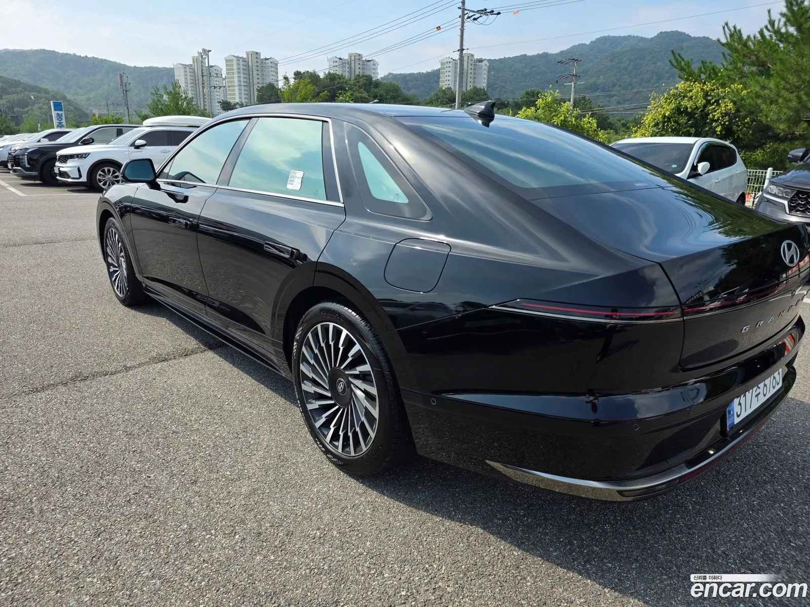 Hyundai Grandeur Hybrid 2023 — 20