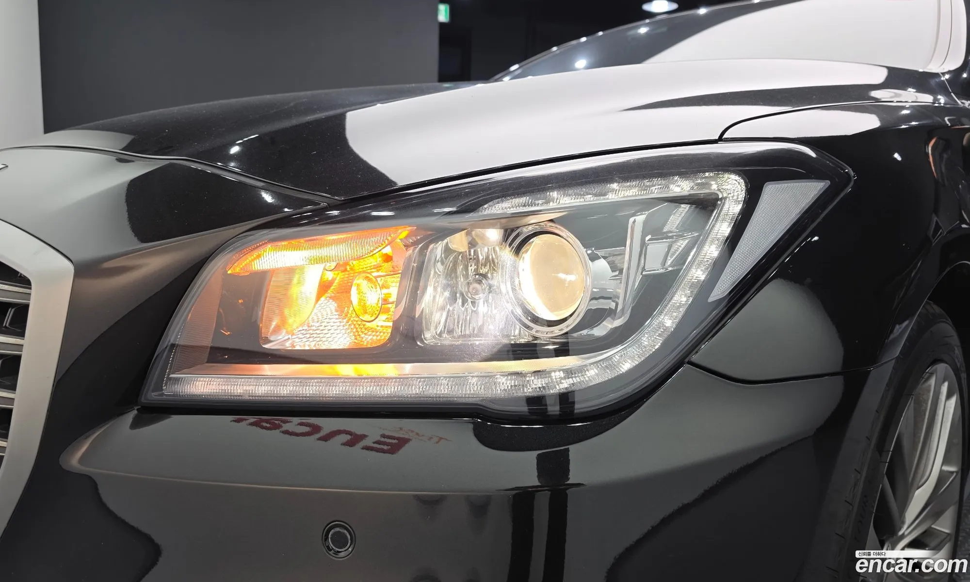 Genesis G80 2018 KMHGM41DDJU296669 — 32